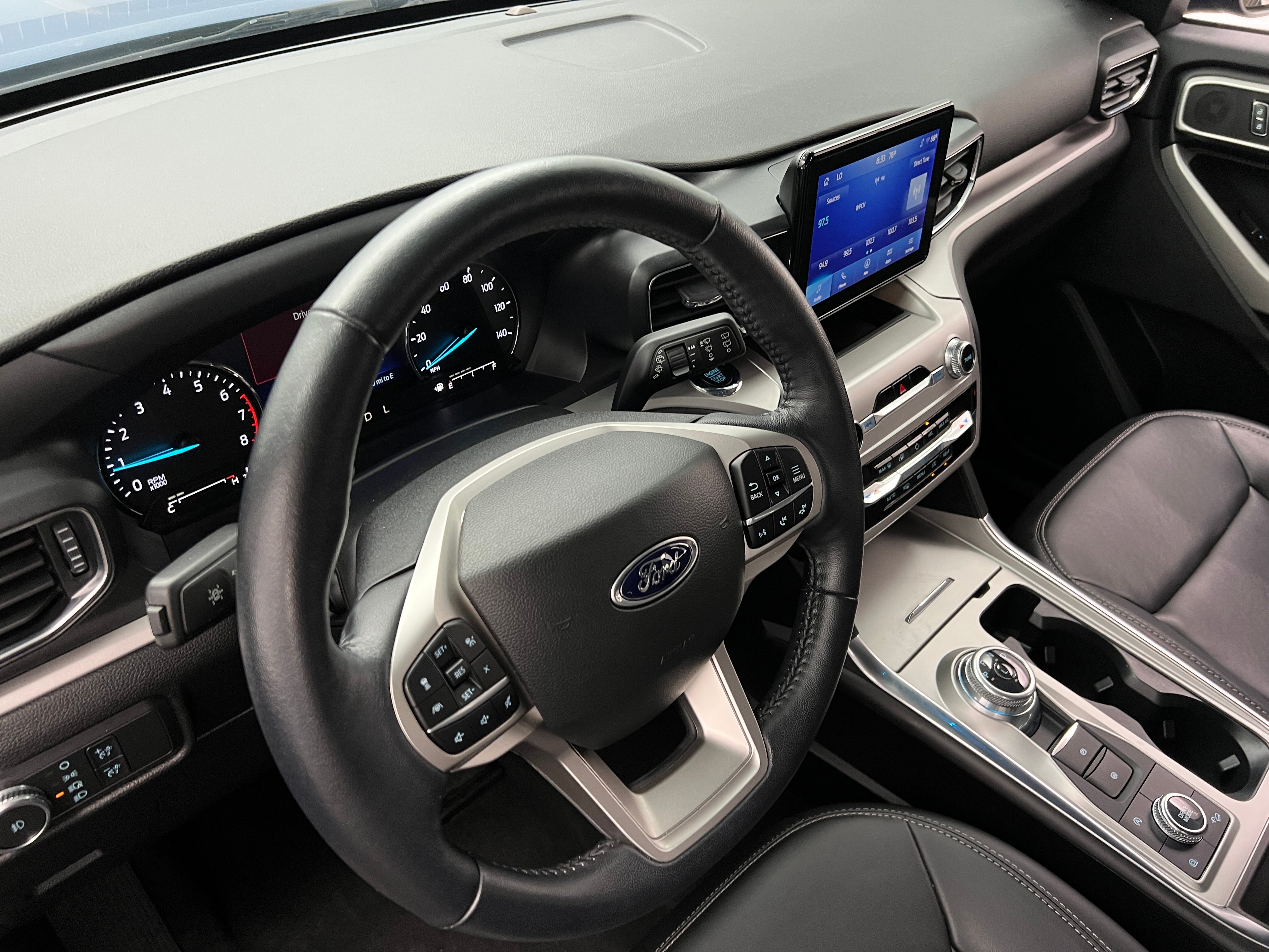 2022 Ford Explorer XLT 4