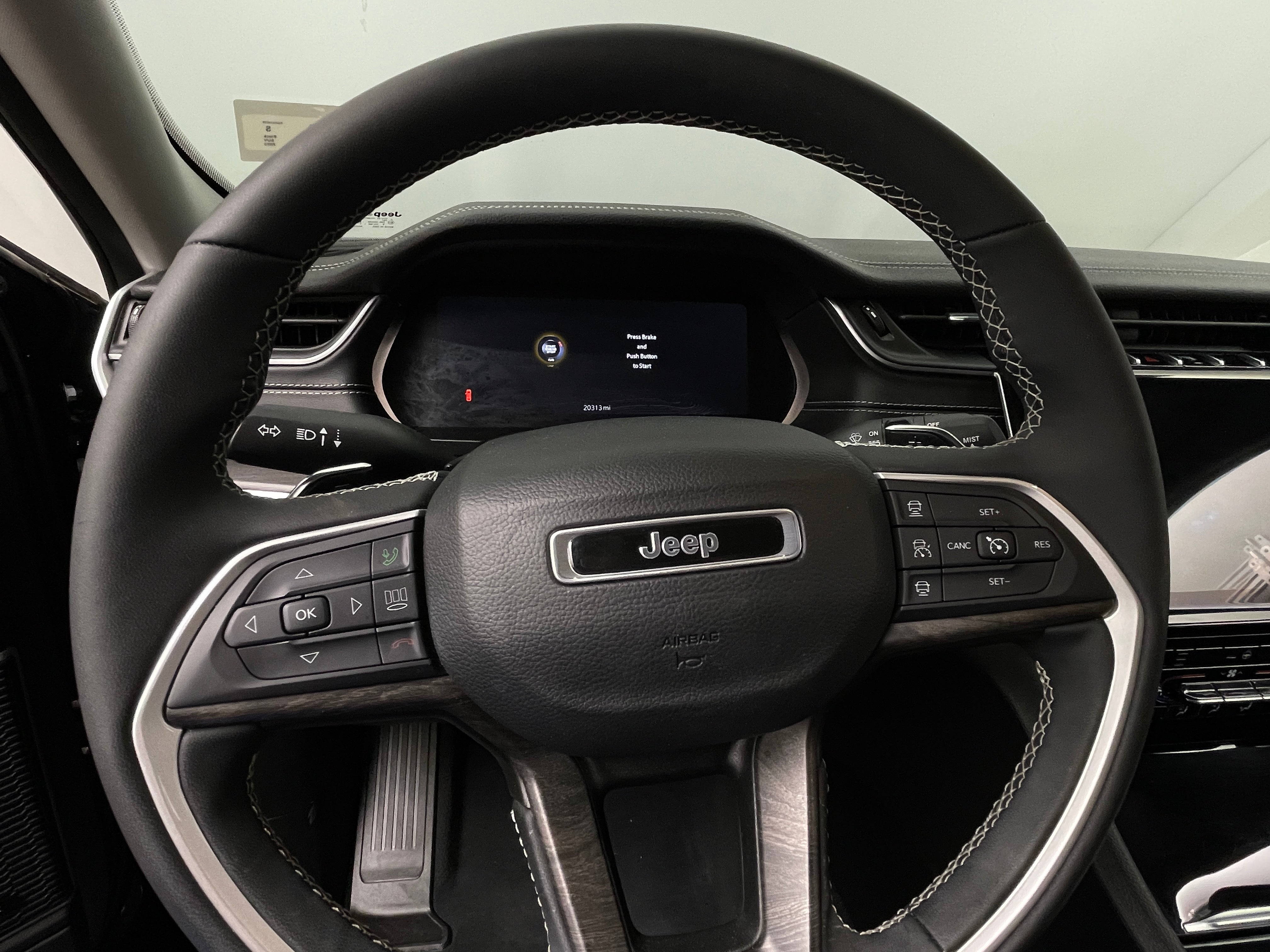 2023 Jeep Grand Cherokee Limited Edition 4