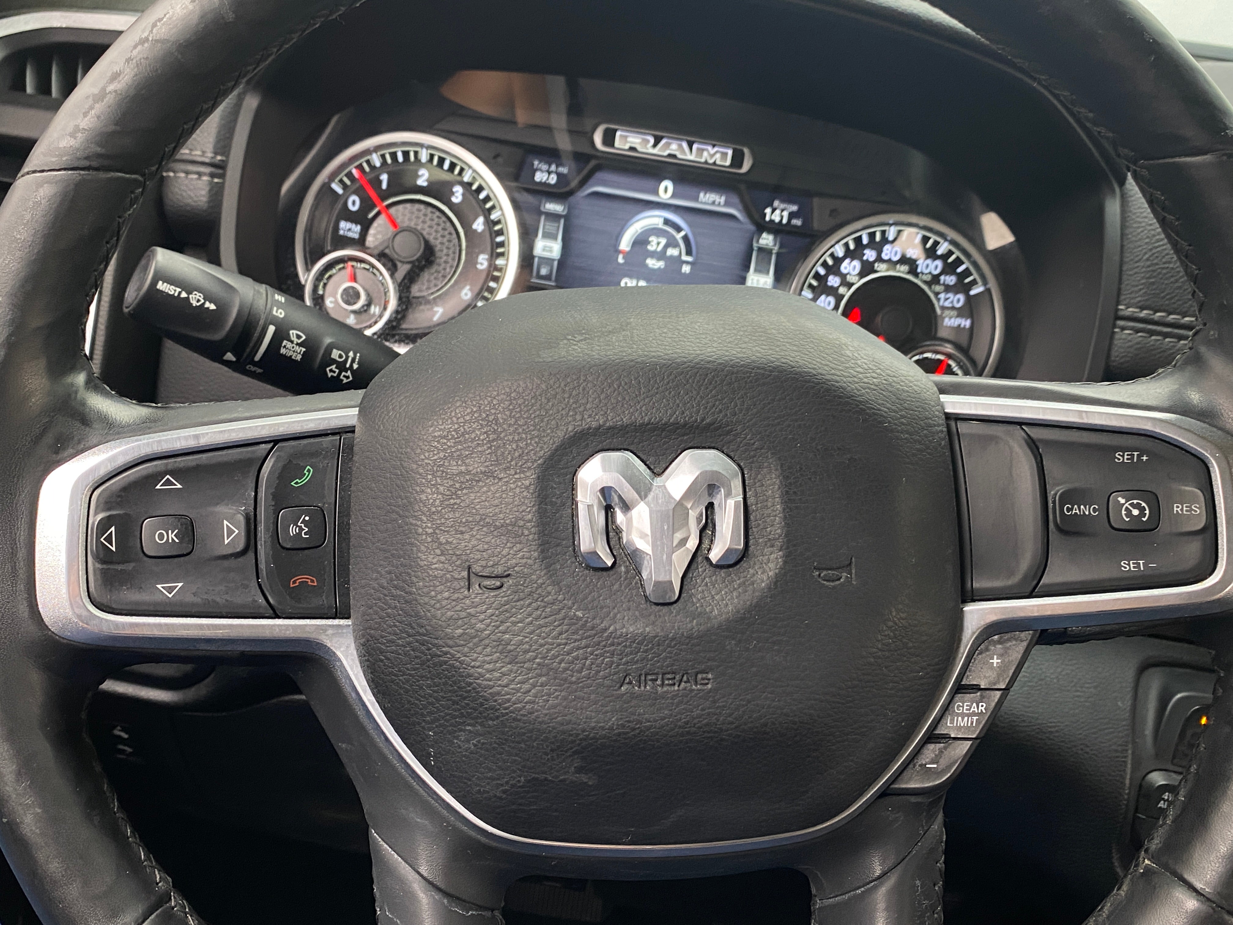 2019 RAM 1500 Laramie 4