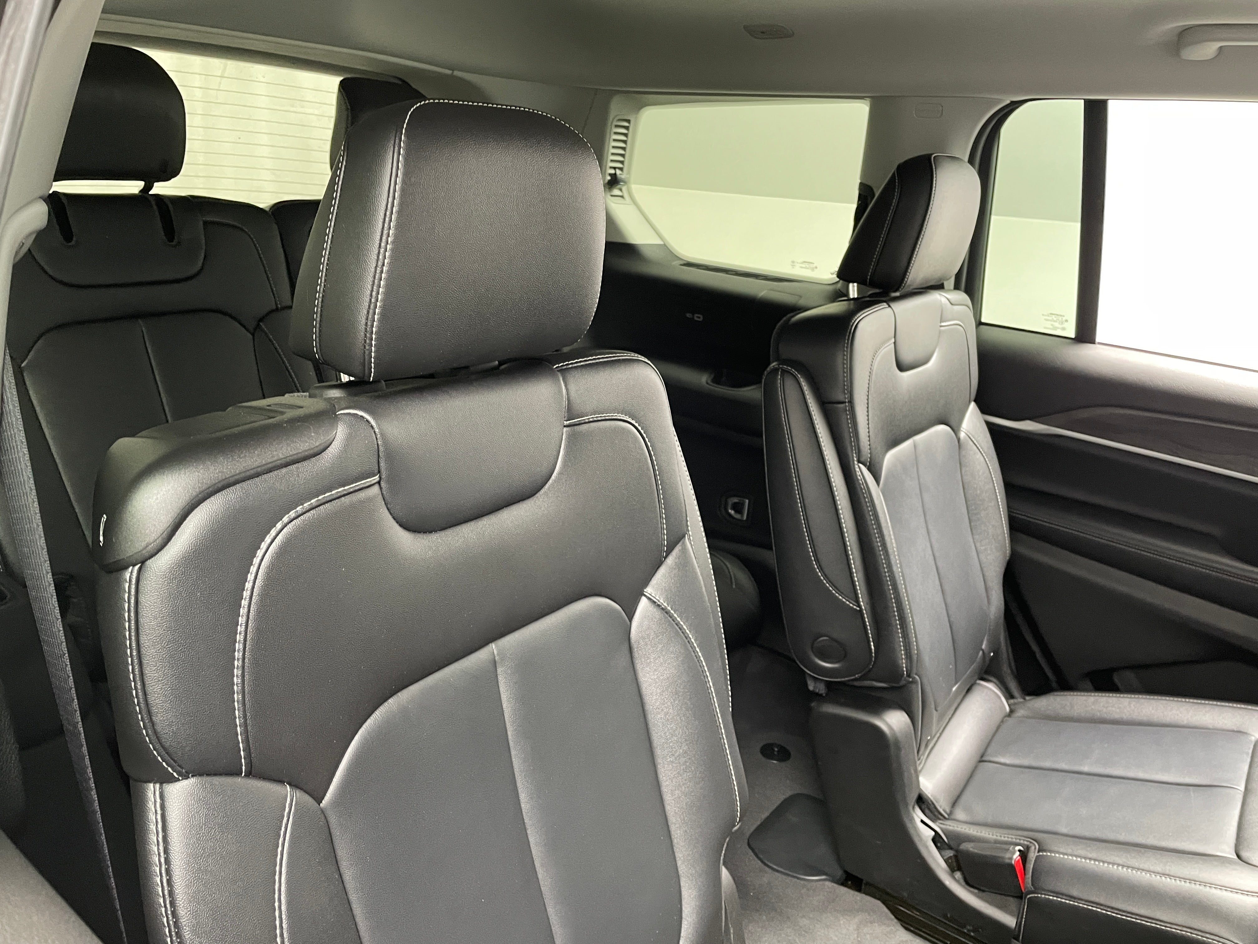 2023 Jeep Grand Cherokee L Limited Edition 5