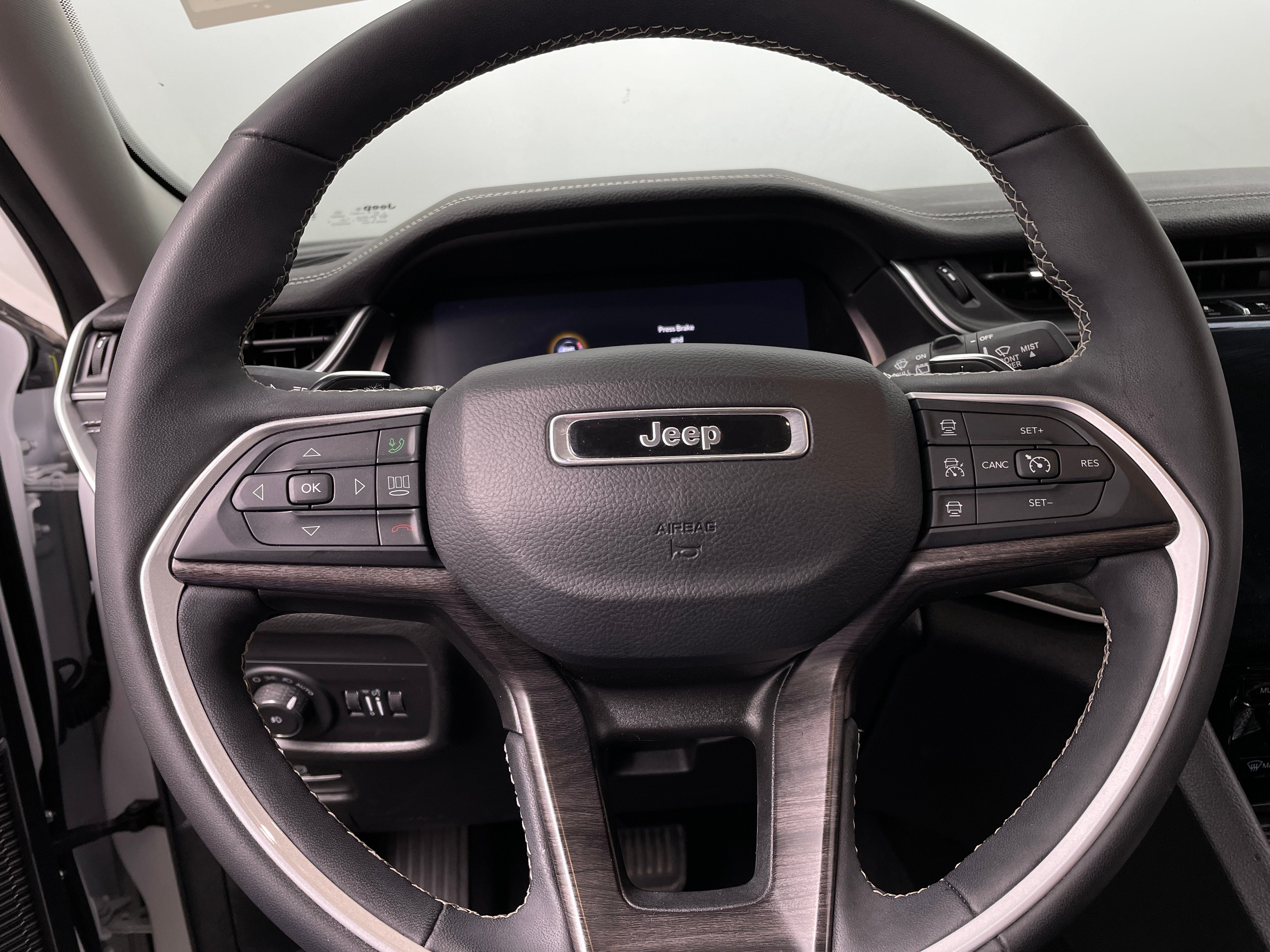 2023 Jeep Grand Cherokee L Limited Edition 4