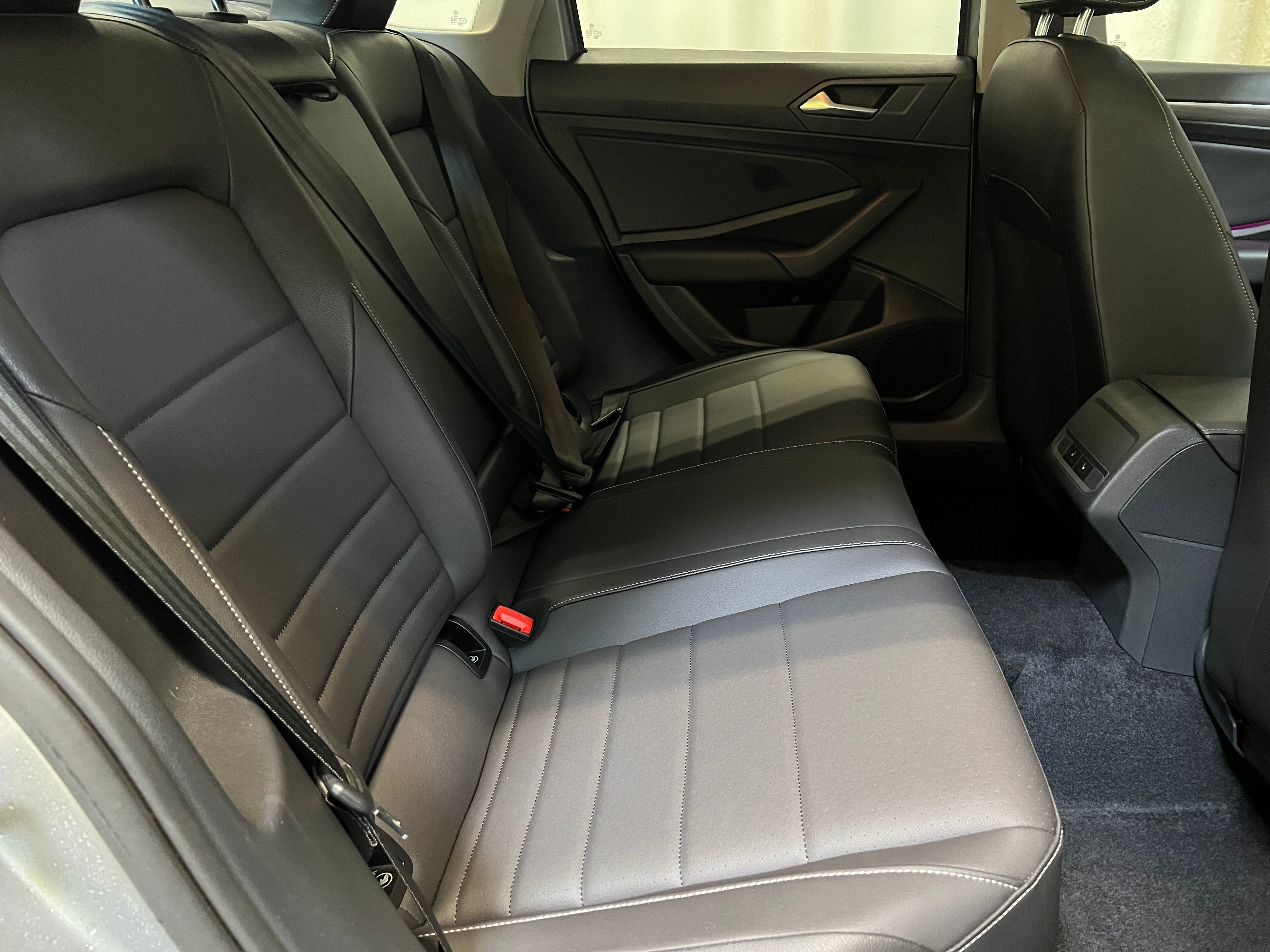 2021 Volkswagen Jetta SEL 5