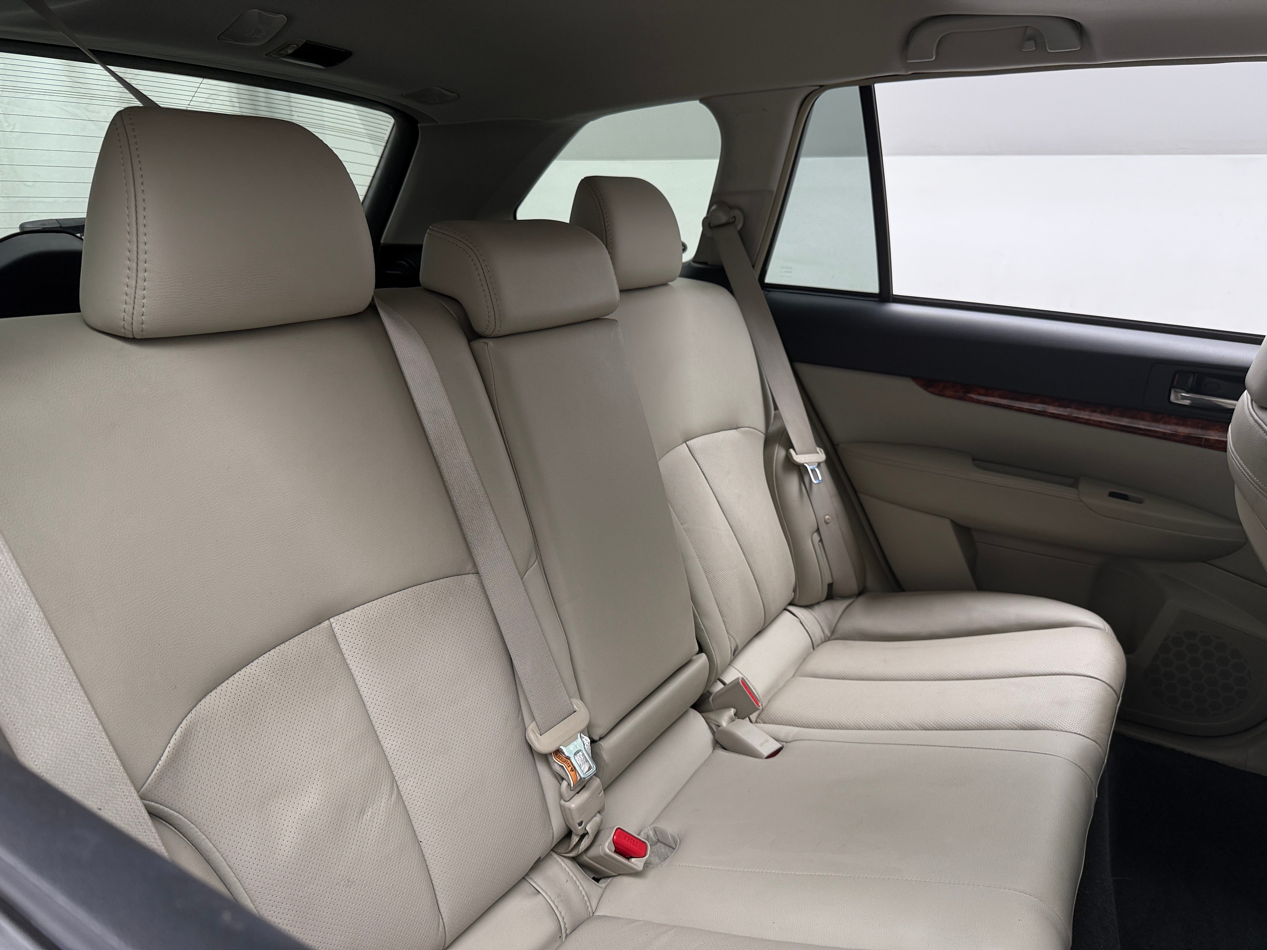 2011 Subaru Outback 3.6R Limited 5