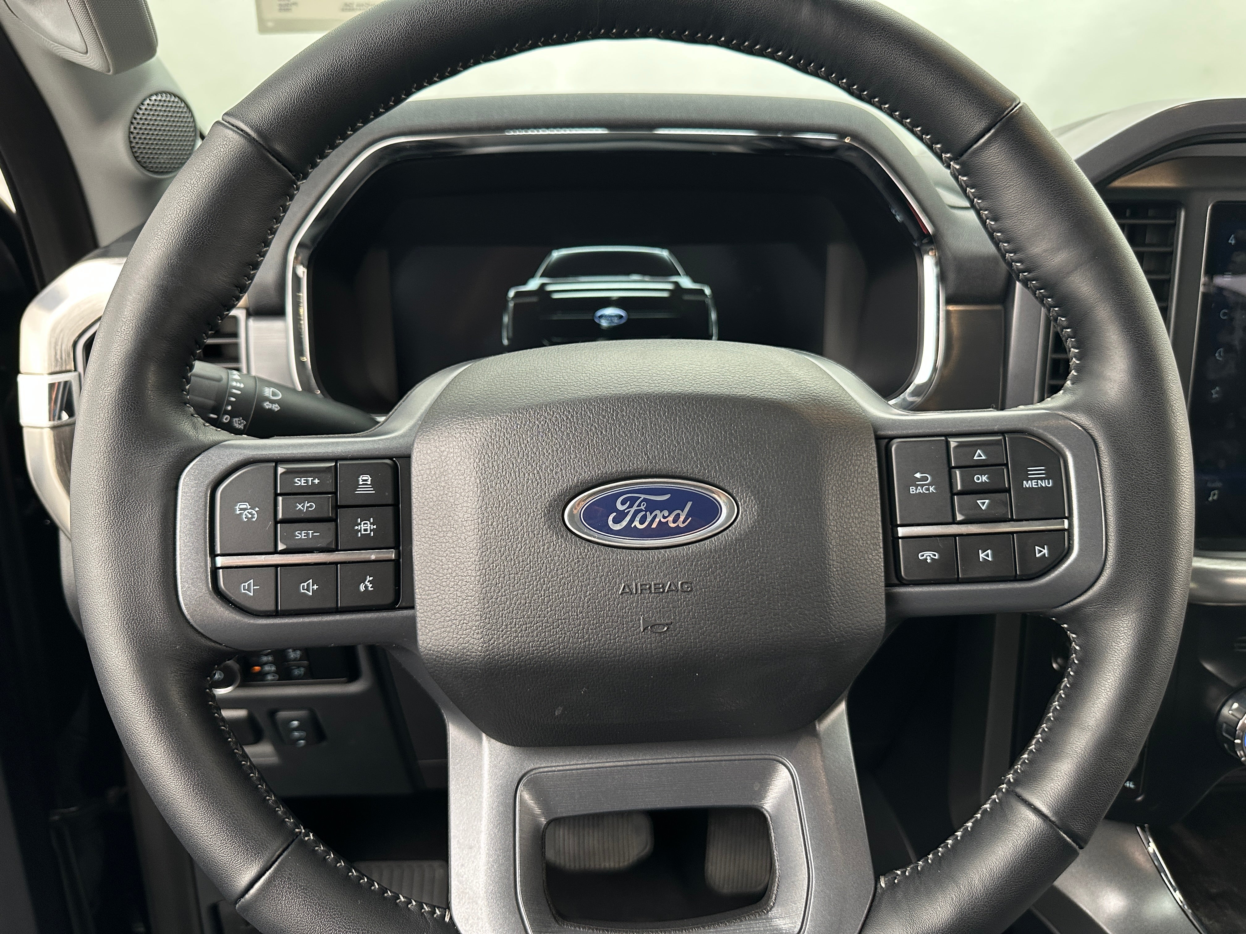 2023 Ford Econoline E-150 4