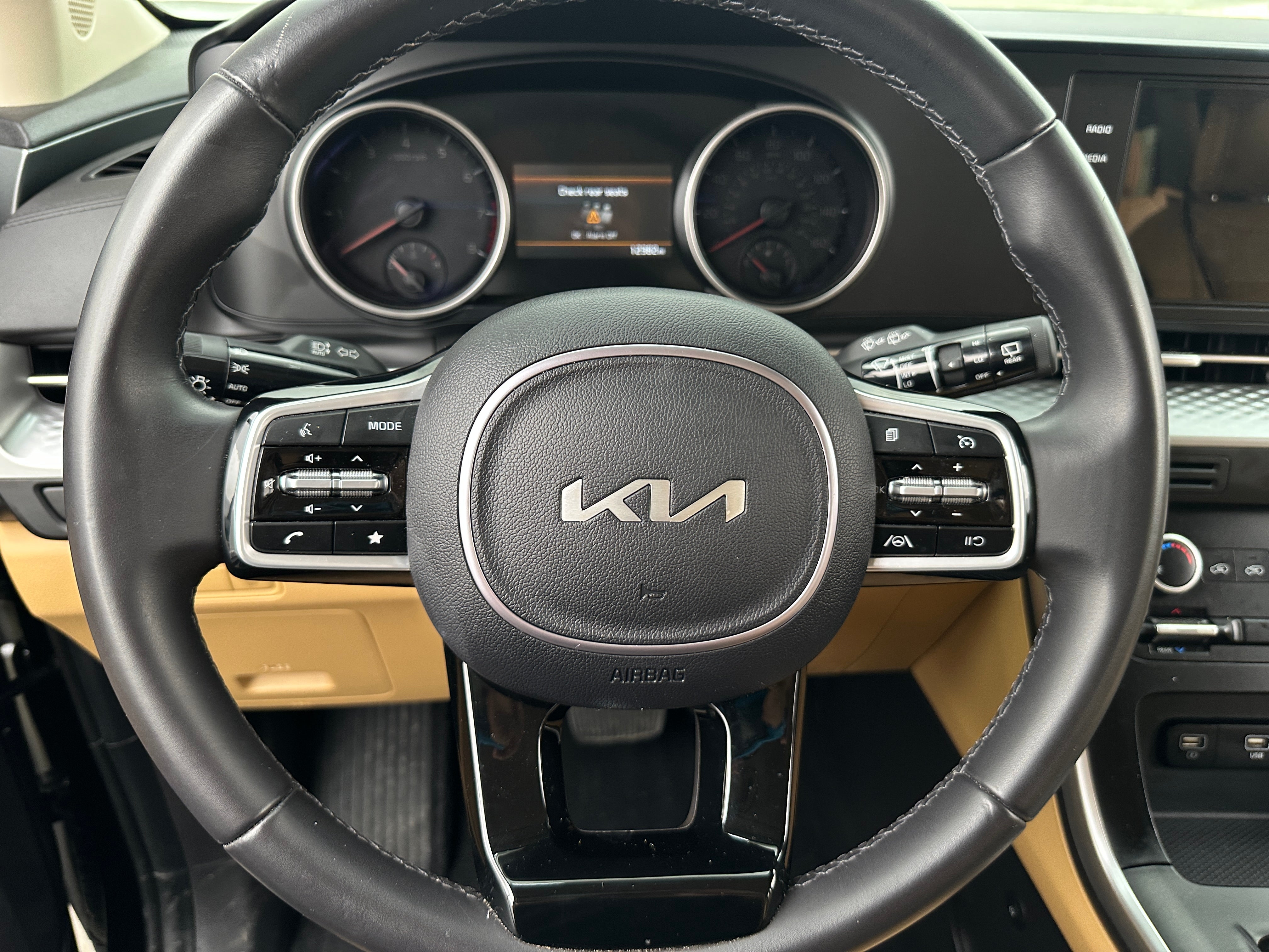 2024 Kia Carnival LX 4