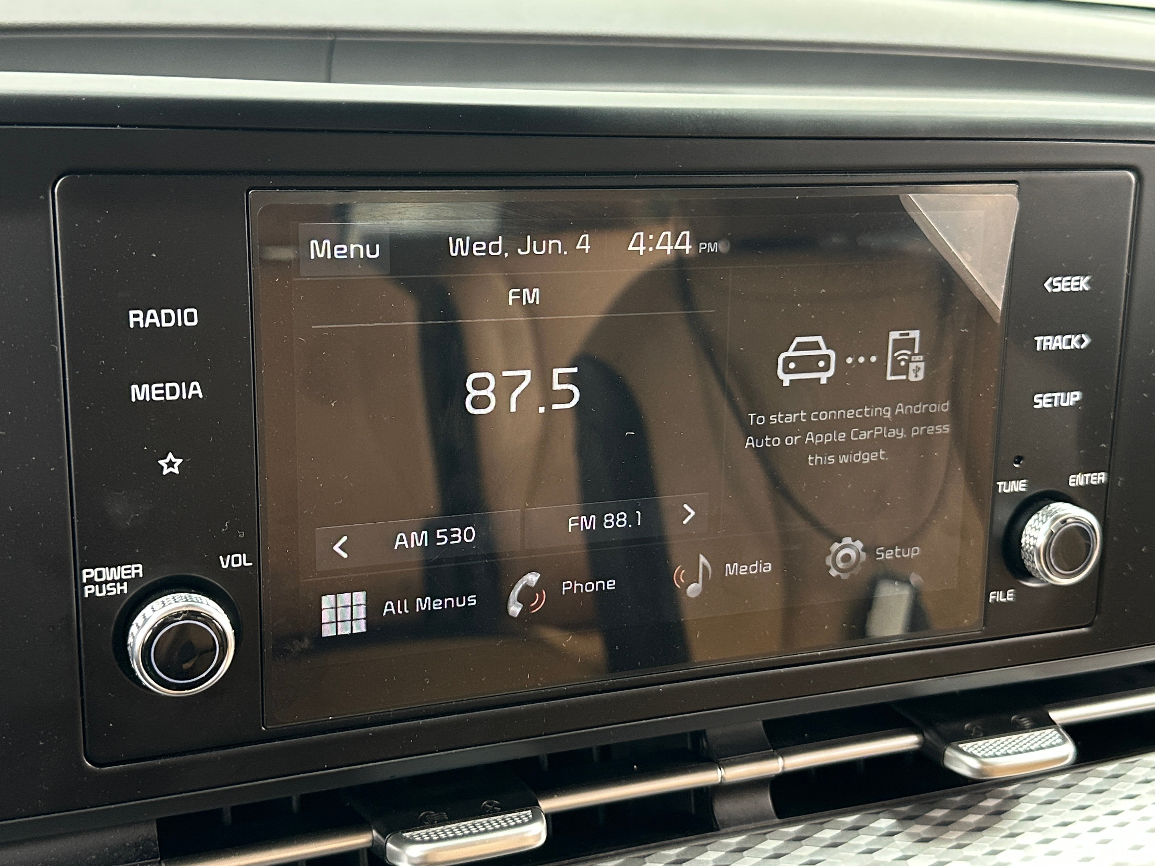 2024 Kia Carnival LX 3