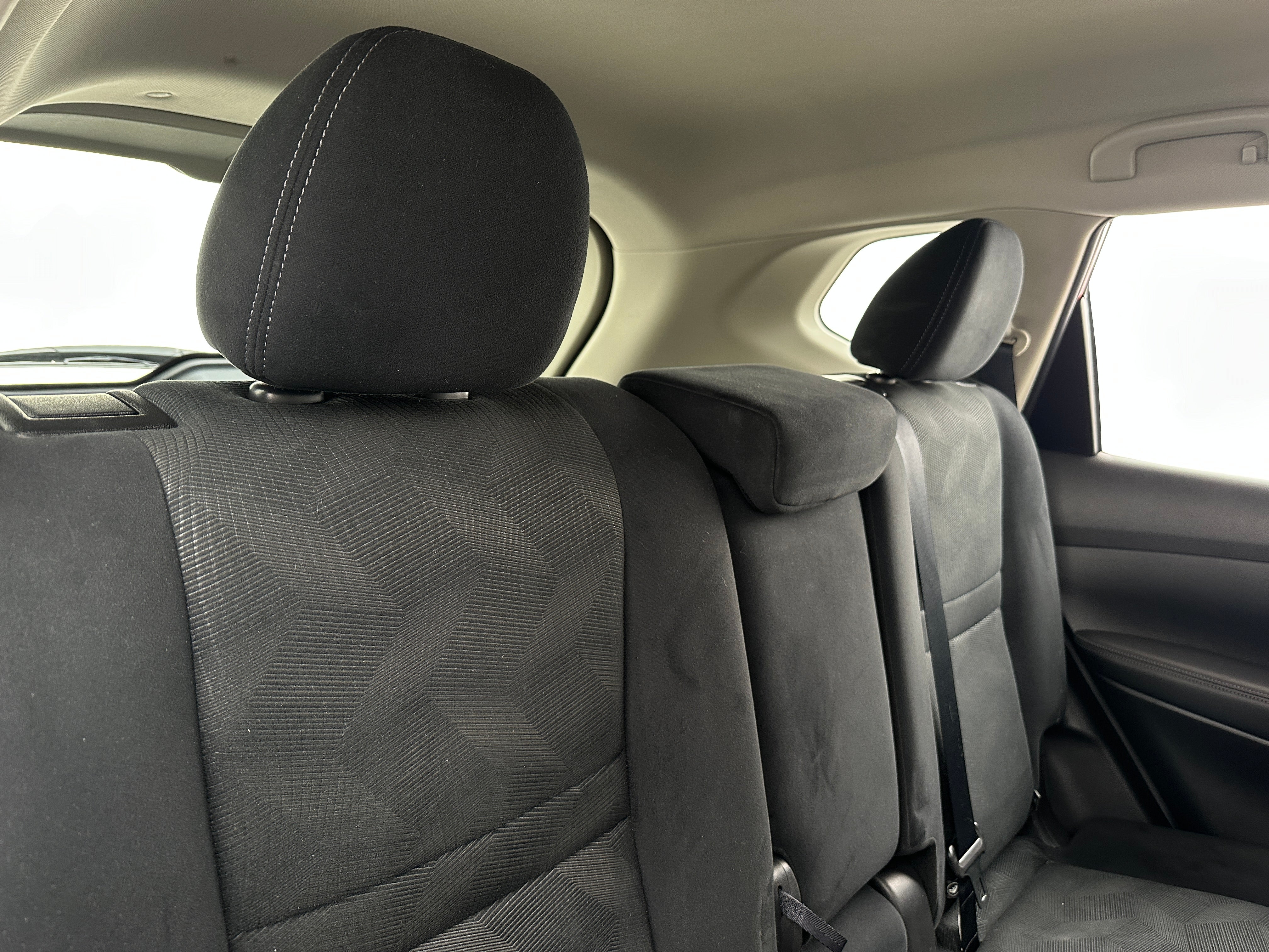 2016 Nissan Rogue S 6