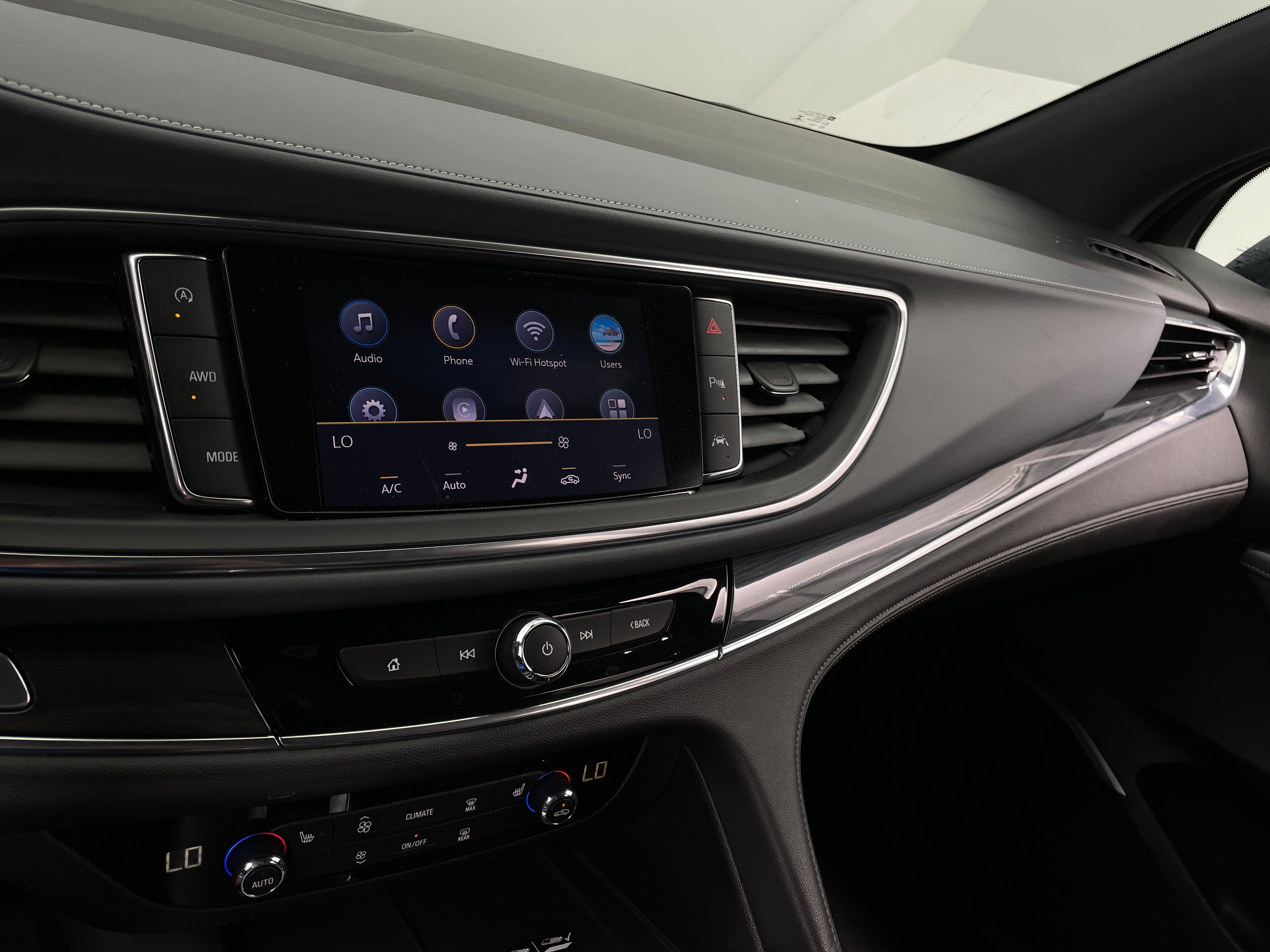 2023 Buick Enclave Essence 3