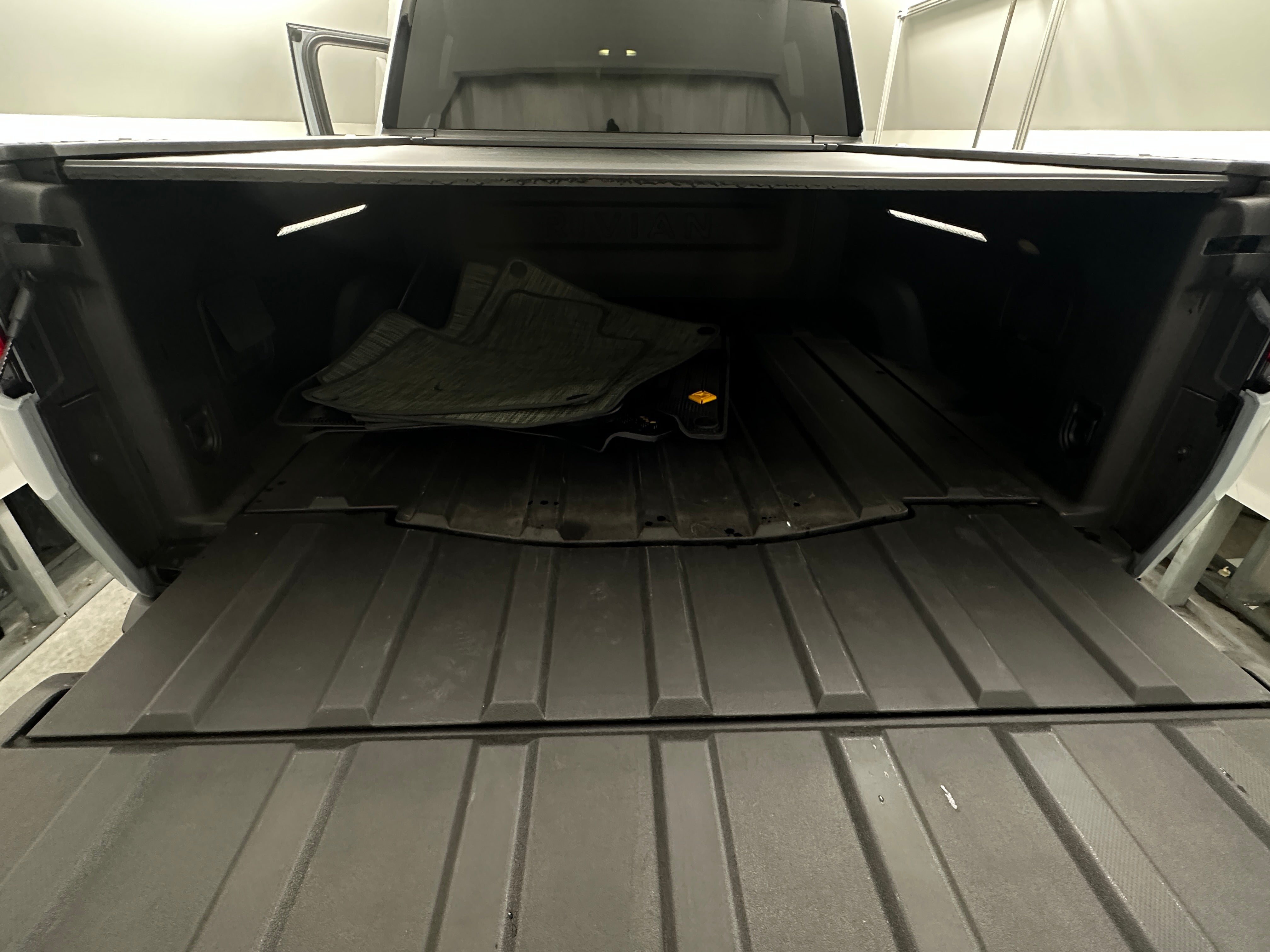 2023 Rivian R1T Adventure 6