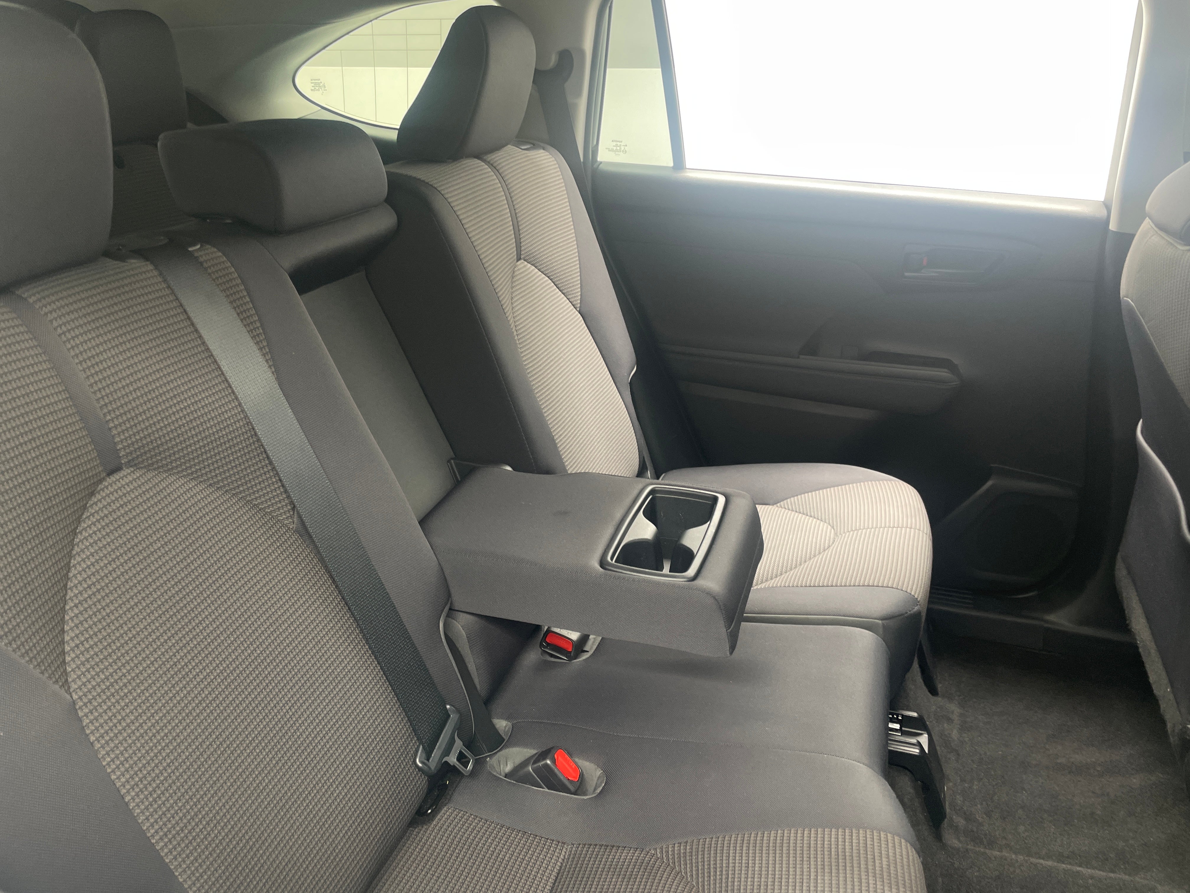 2023 Toyota Highlander LE 6