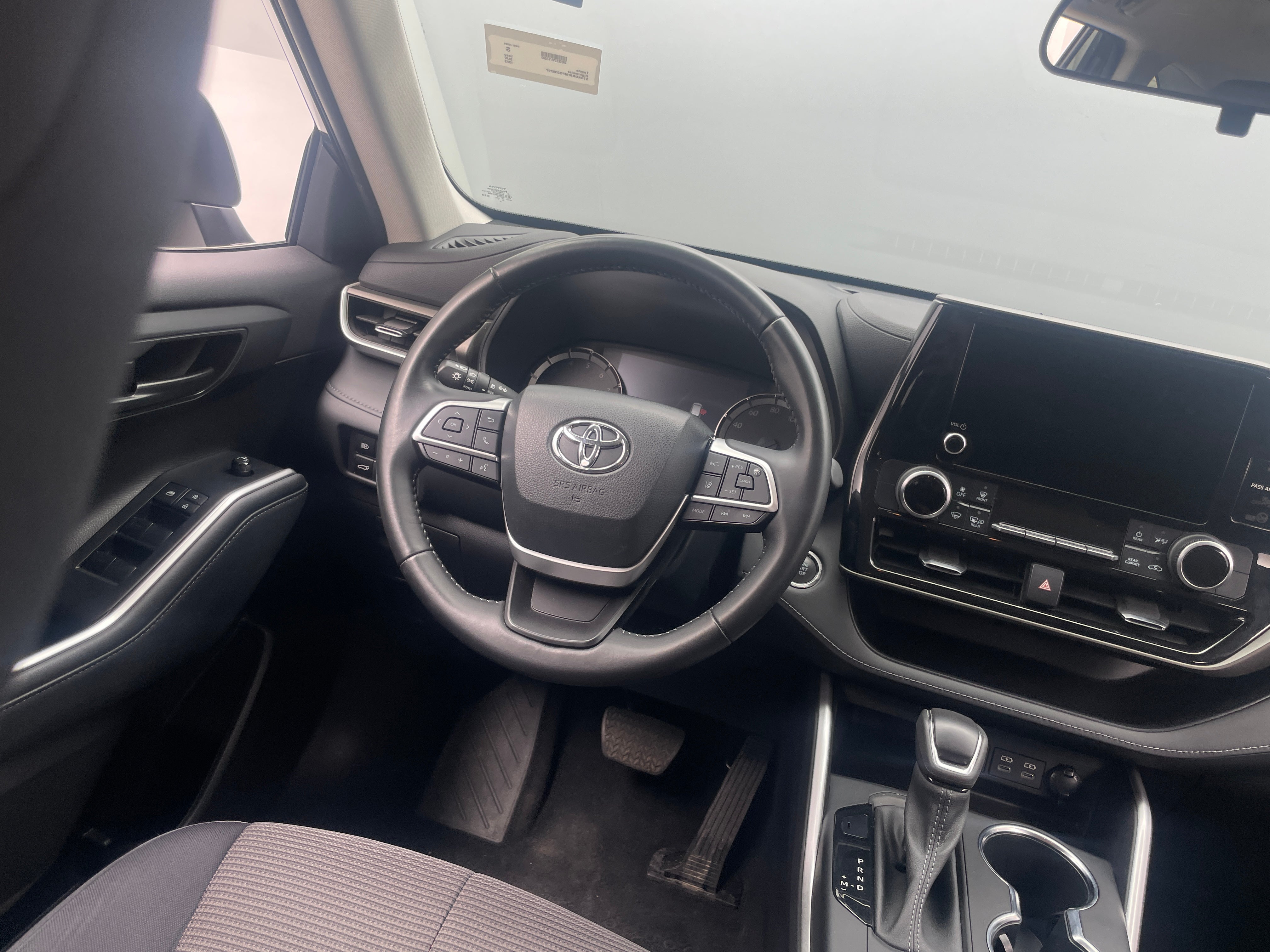 2023 Toyota Highlander LE 5