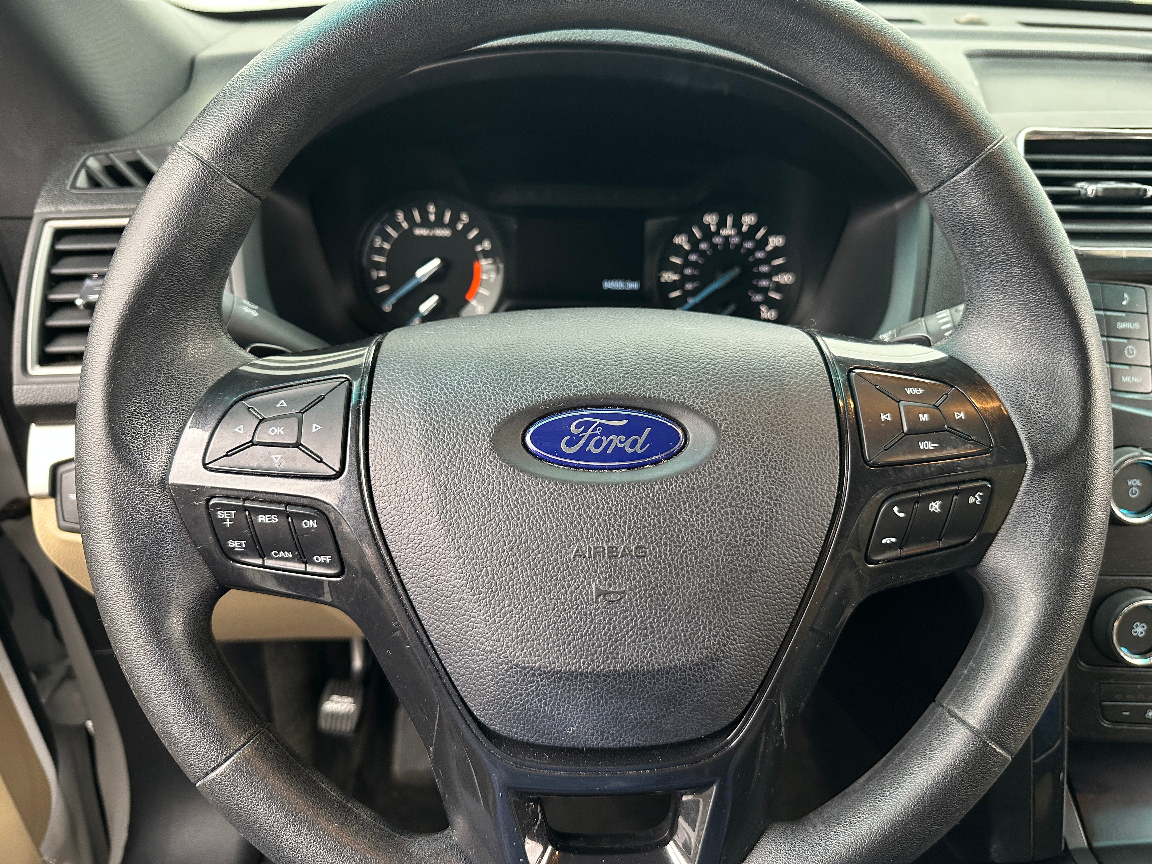 2017 Ford Explorer Base 5