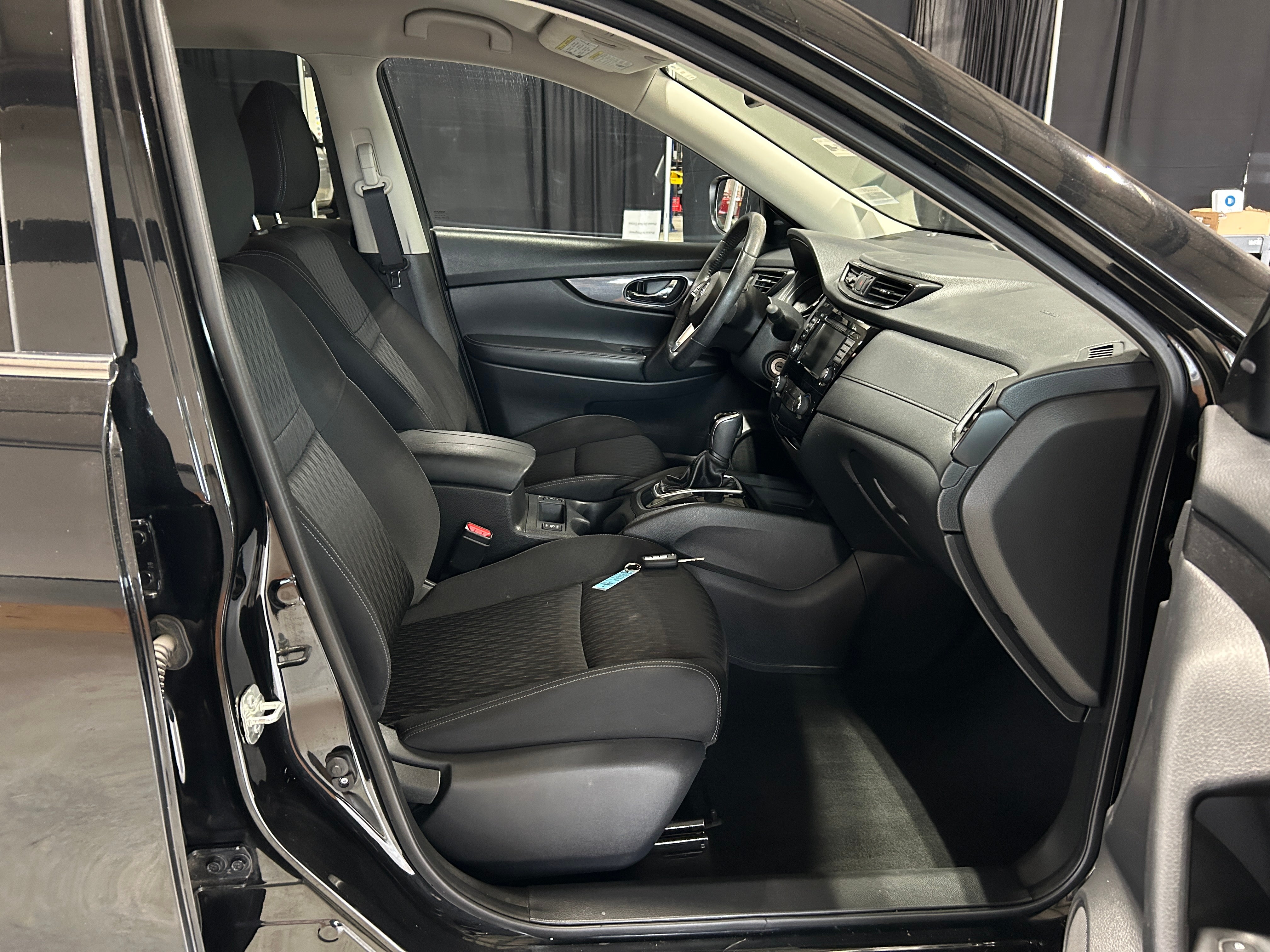 2020 Nissan Rogue S 2