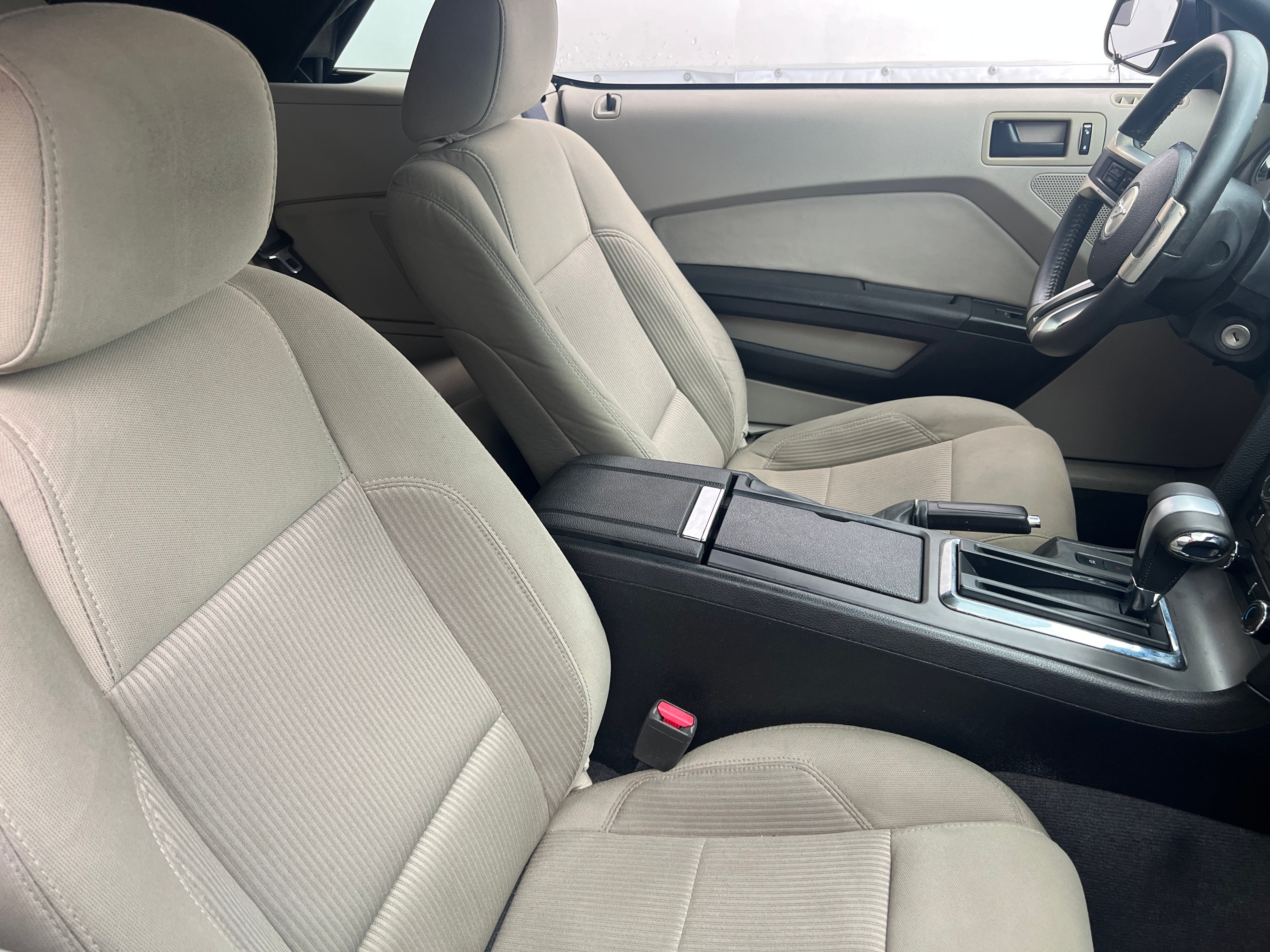 2011 Ford Mustang Base 2