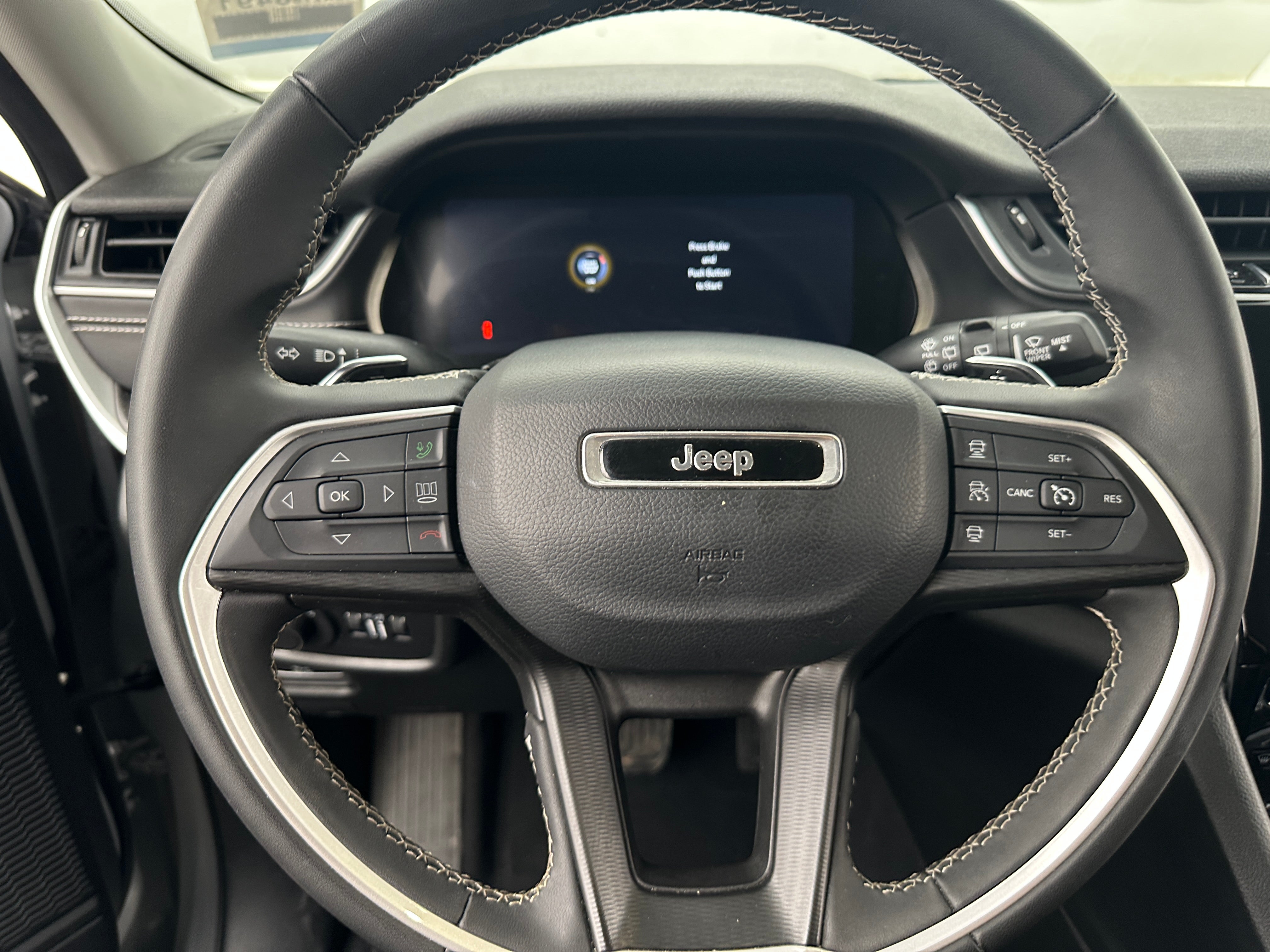 2023 Jeep Grand Cherokee L Laredo 5