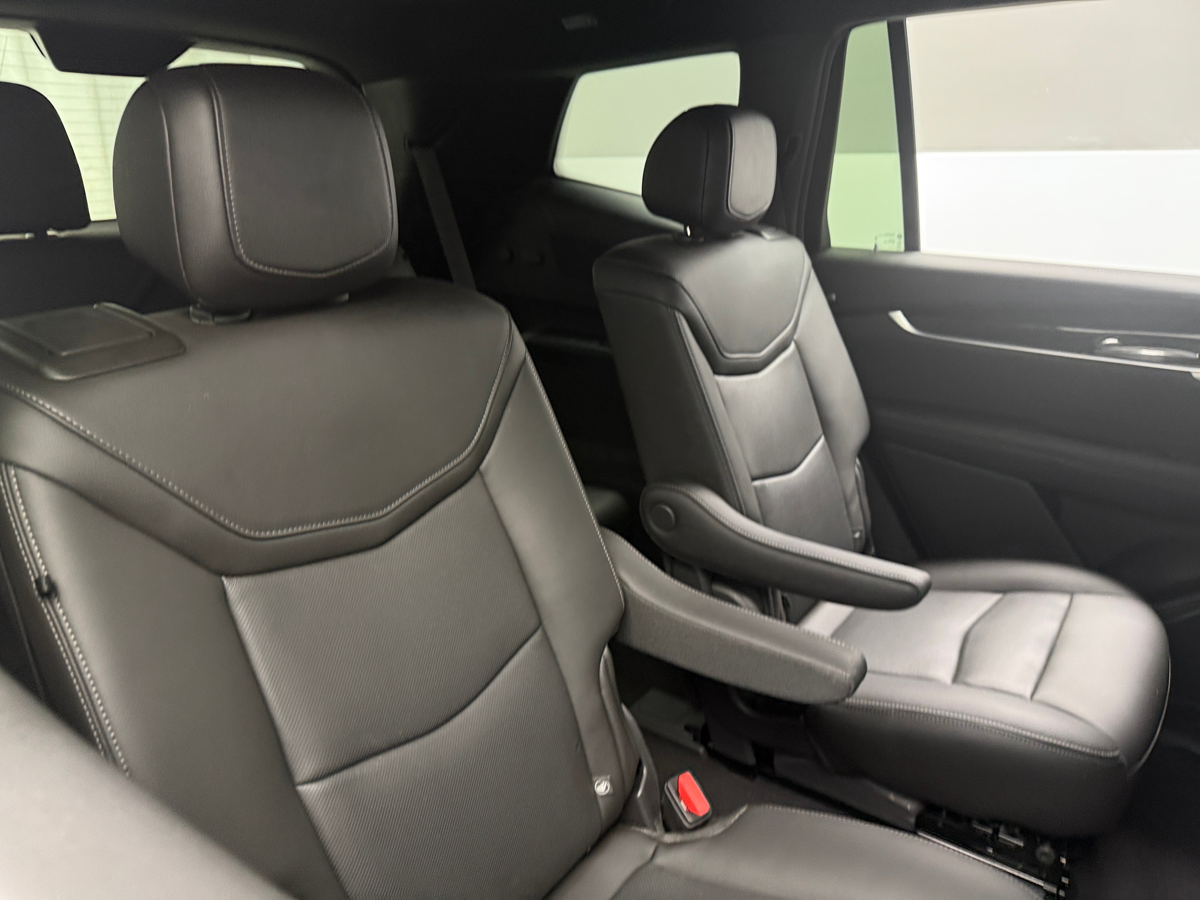 Thumbnail: 2022 Cadillac XT6 - 5