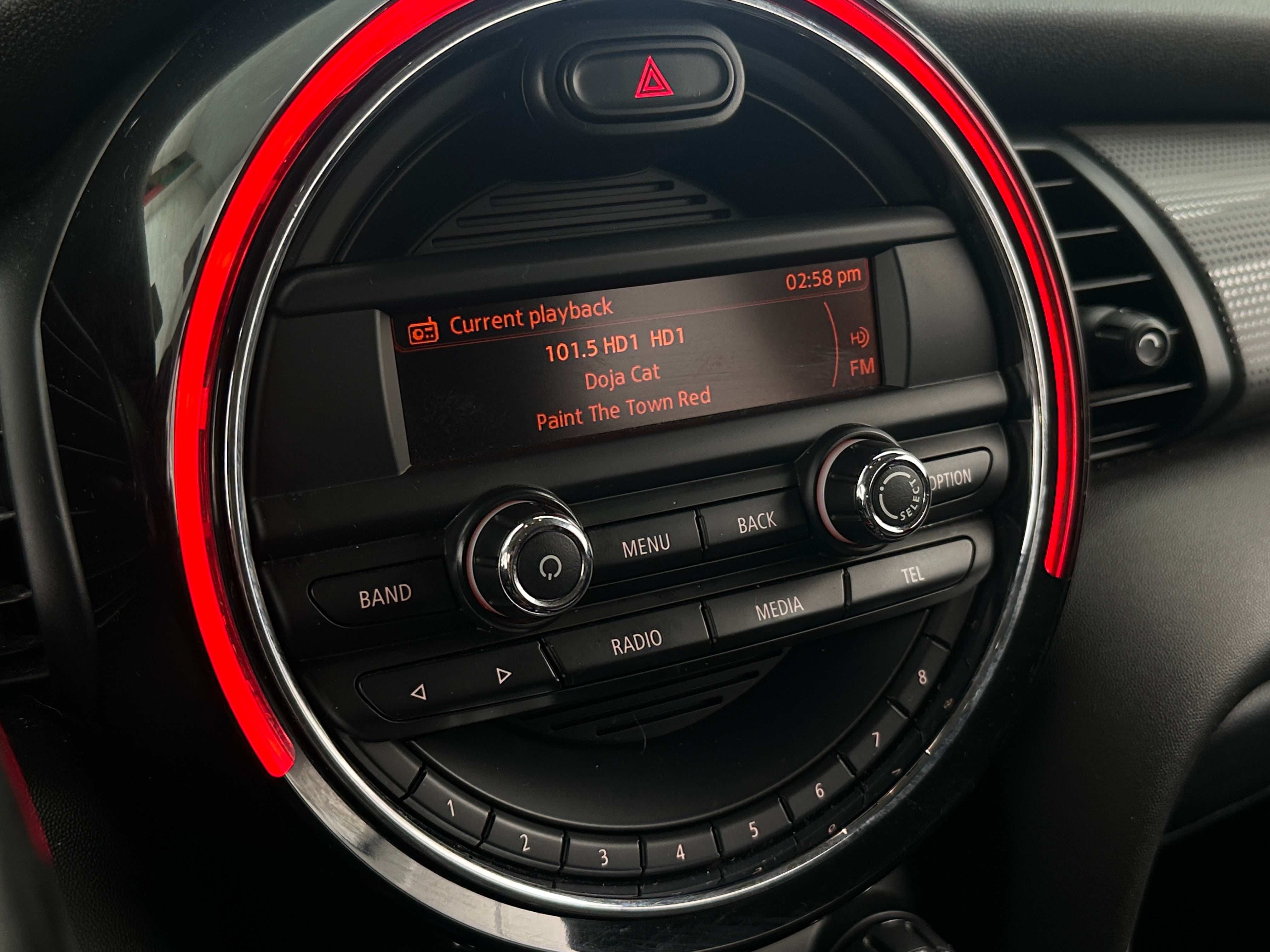 2015 MINI Cooper Hardtop 4 Door 3