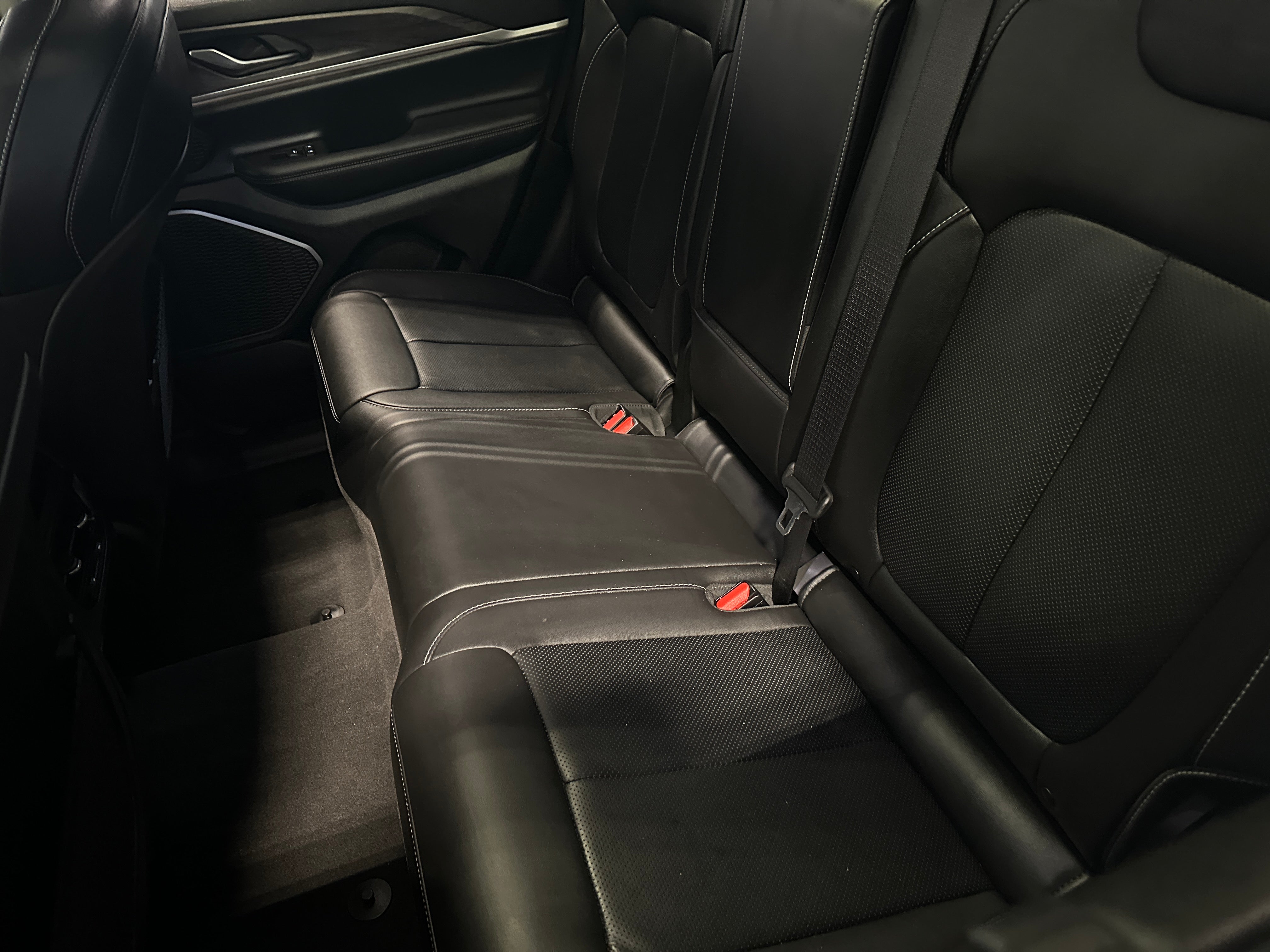 2022 Jeep Grand Cherokee Limited Edition 5