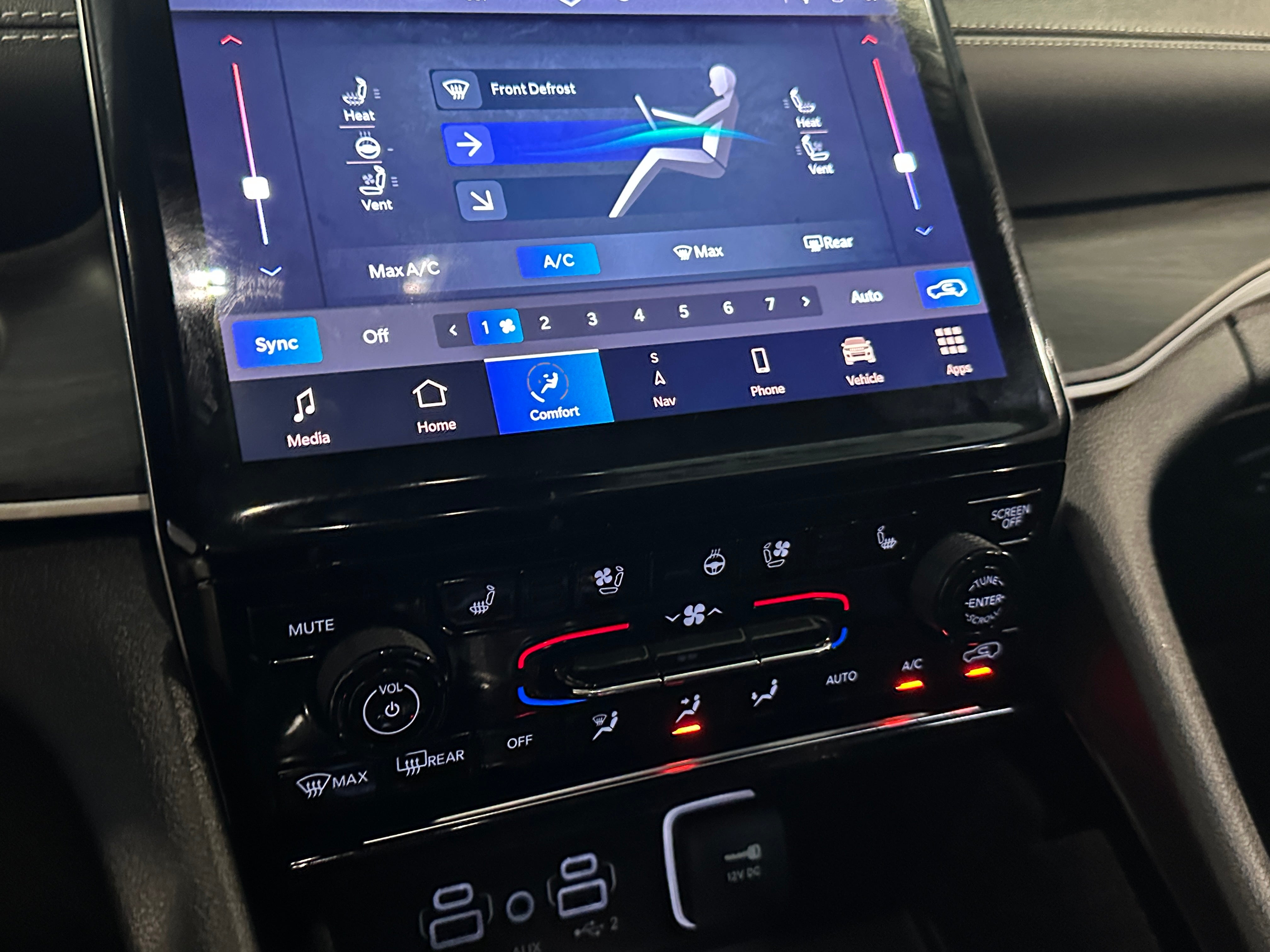 2022 Jeep Grand Cherokee Limited Edition 3