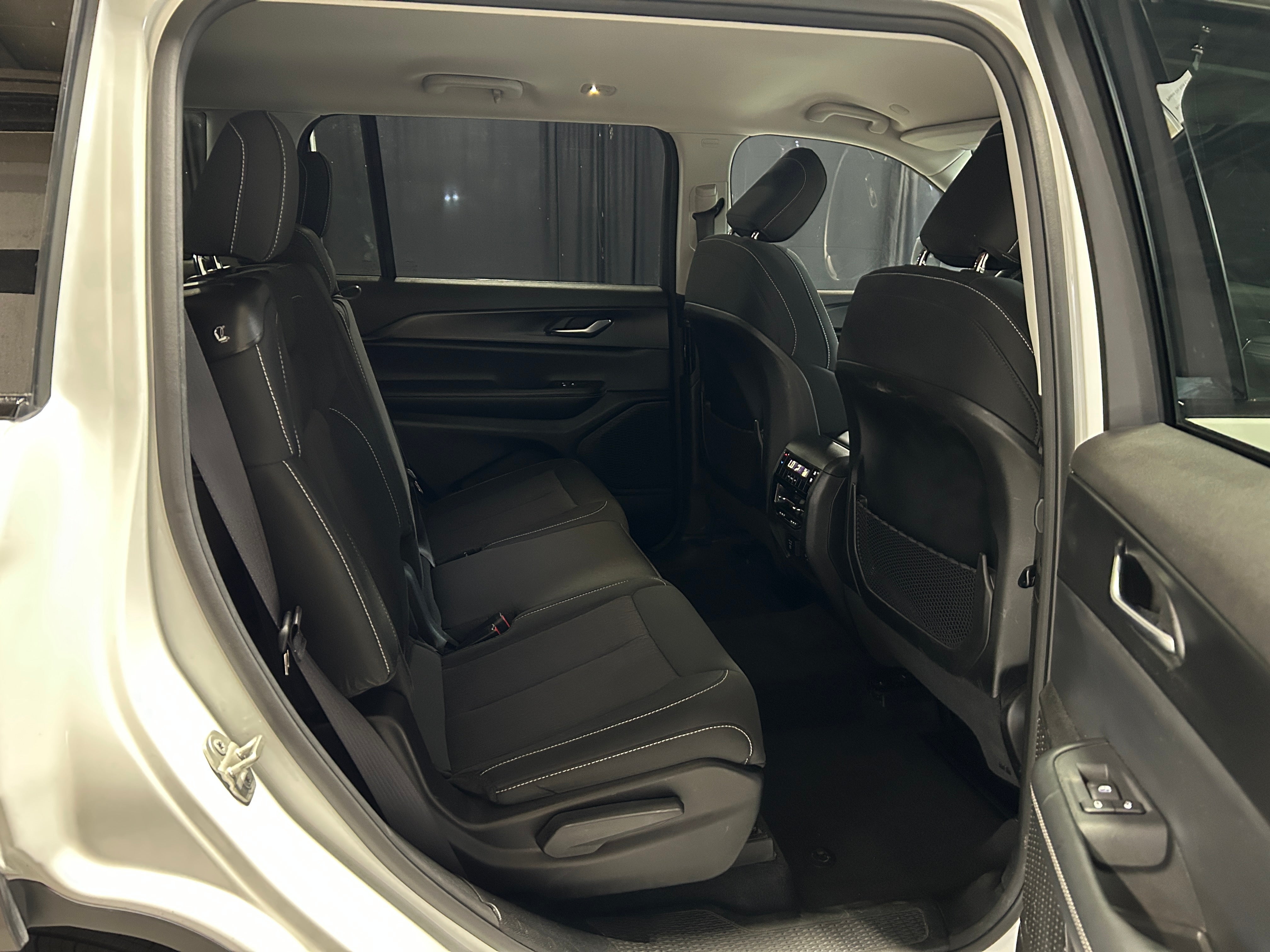 2023 Jeep Grand Cherokee L Laredo 6