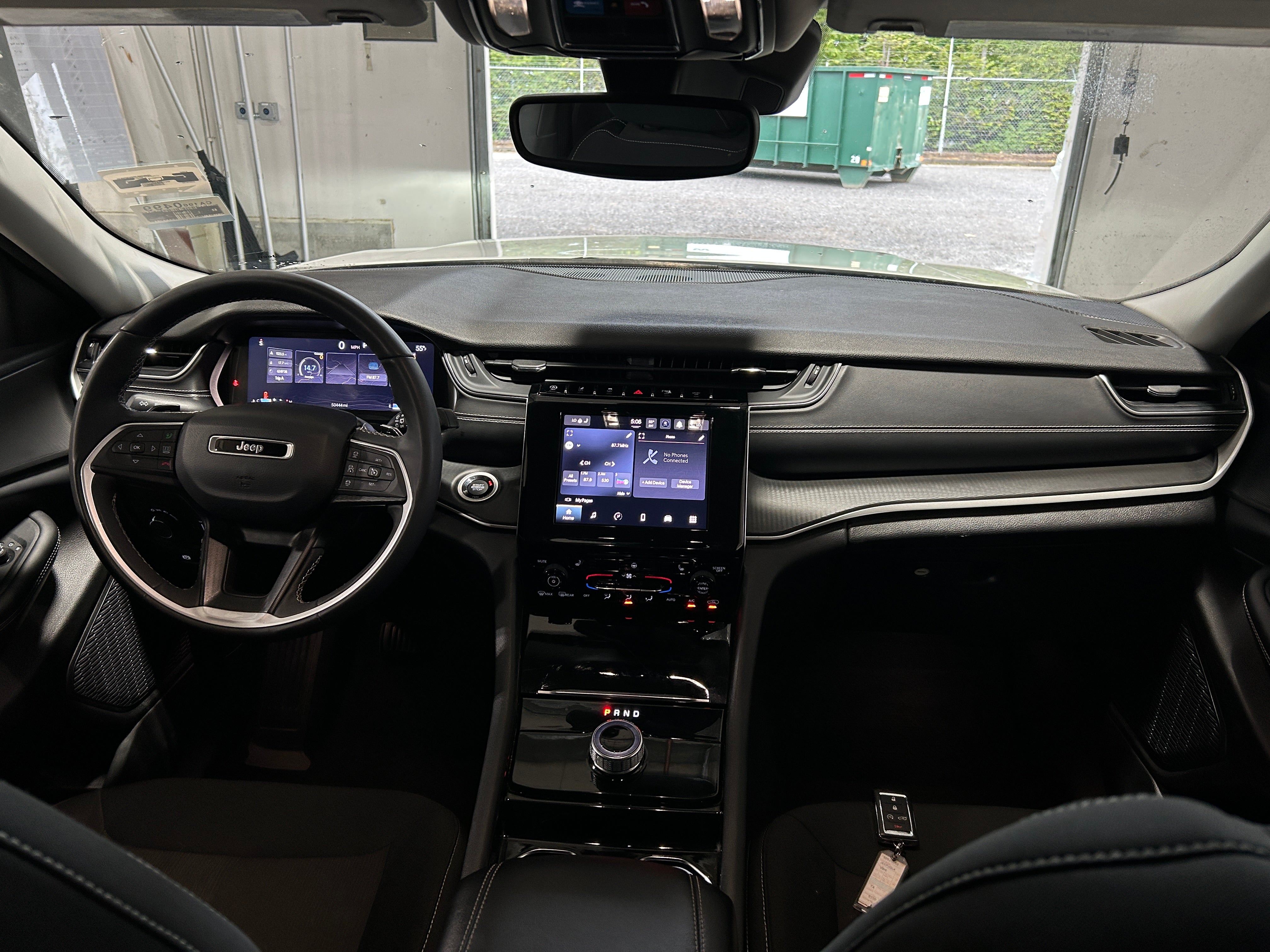 2023 Jeep Grand Cherokee L Laredo 3