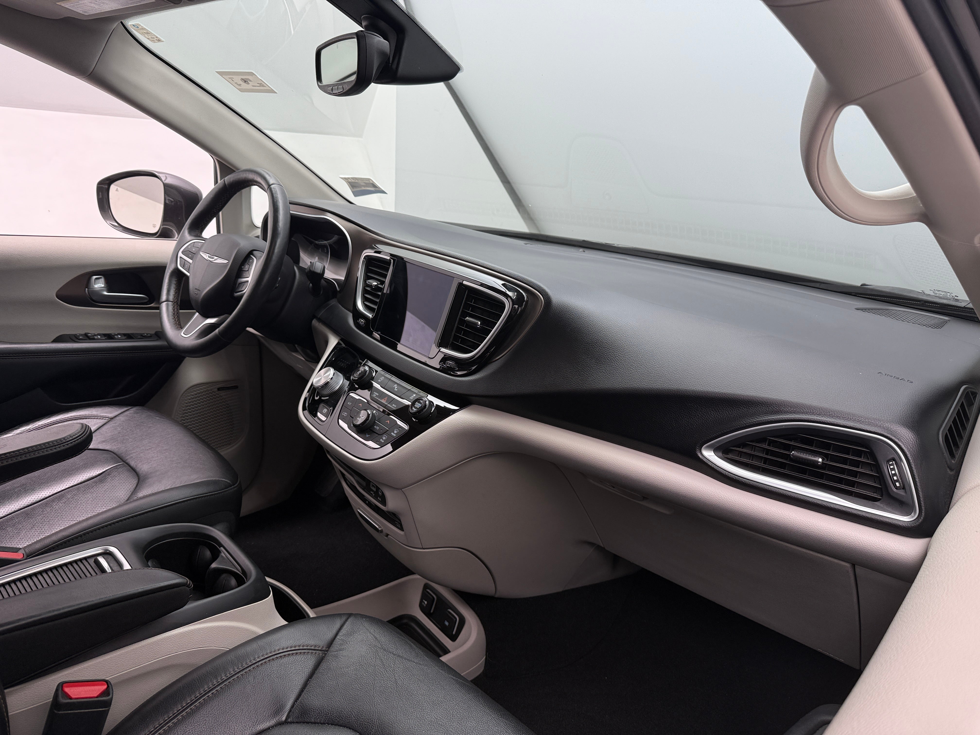 2017 Chrysler Pacifica  2