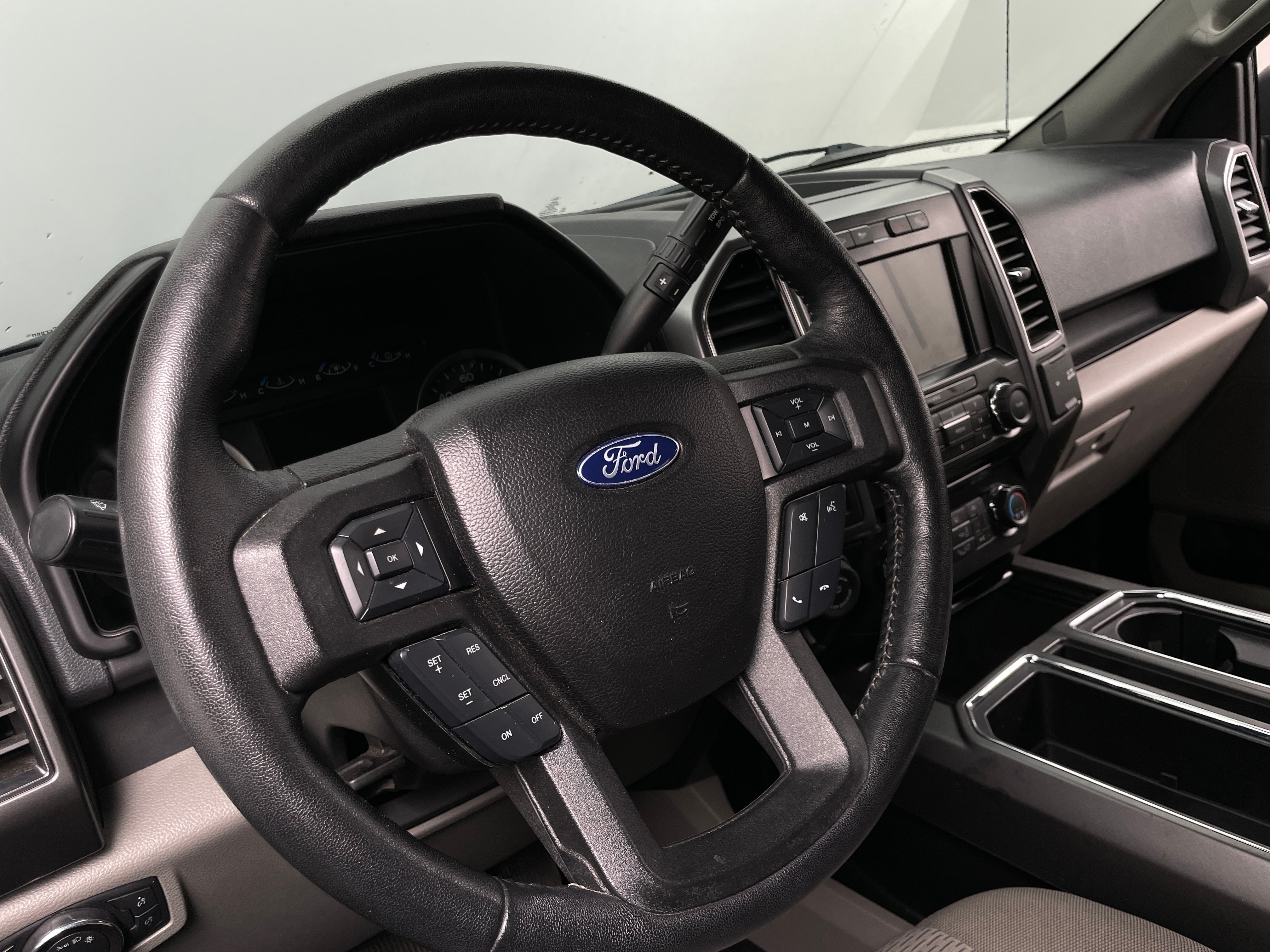 2017 Ford Econoline E-150 5