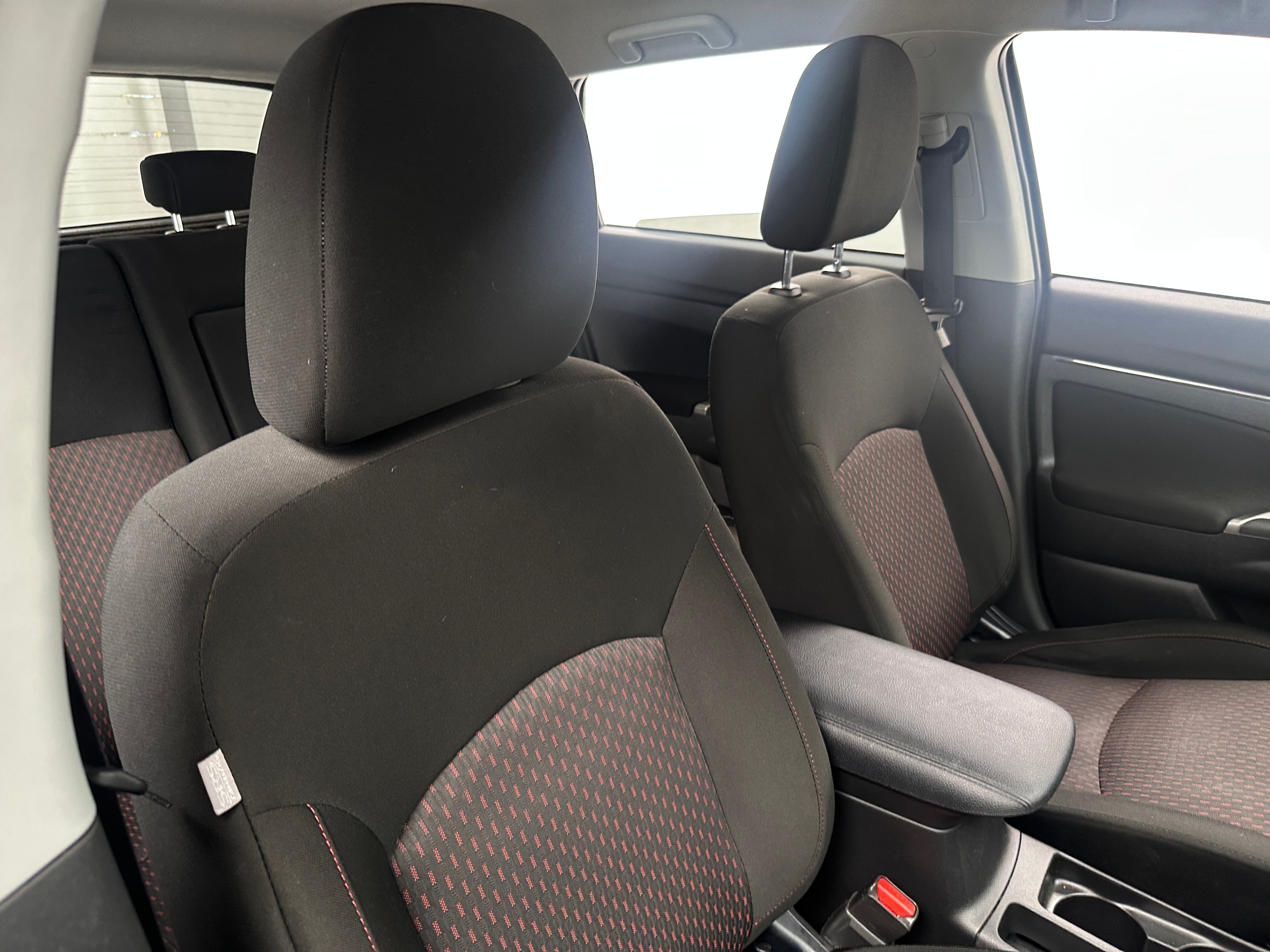 2019 Mitsubishi Outlander Sport SE 2