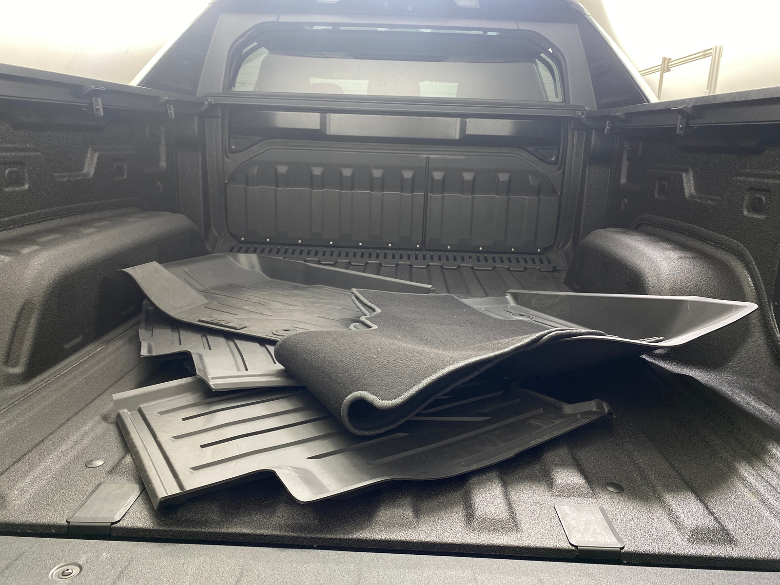 Thumbnail: 2024 Chevrolet Silverado EV - 7