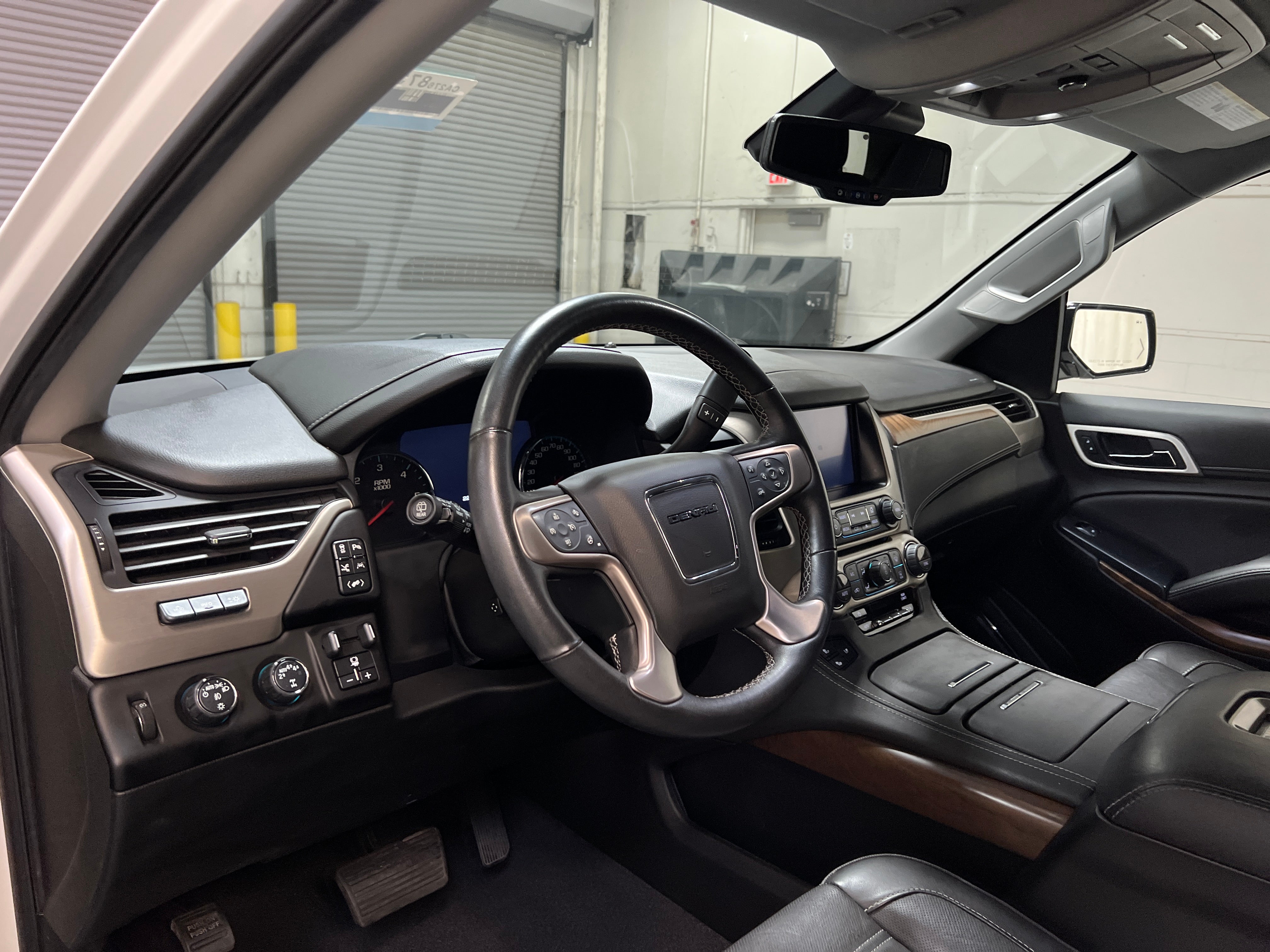 2020 GMC Yukon Denali 2