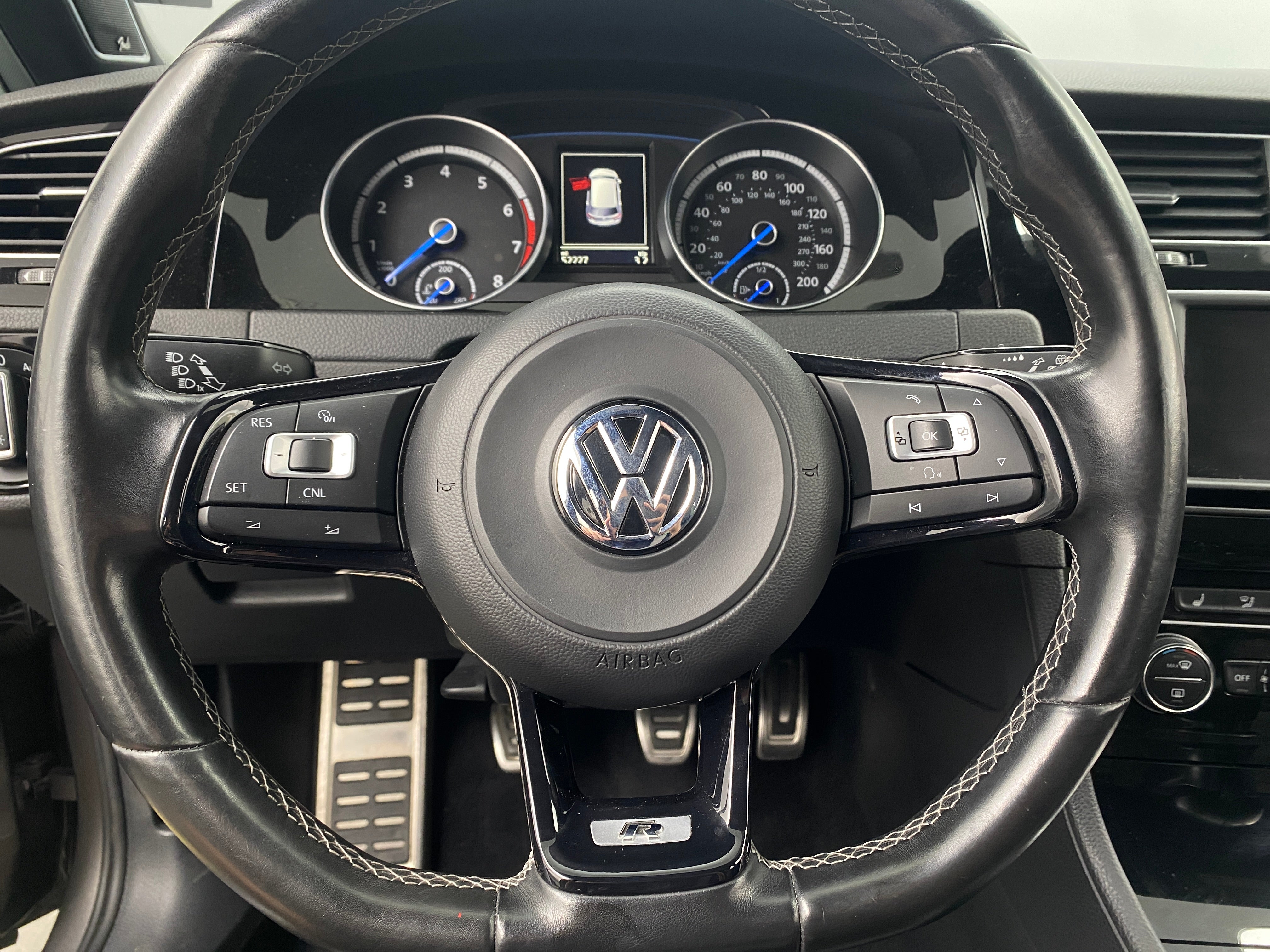2016 Volkswagen Golf R 4