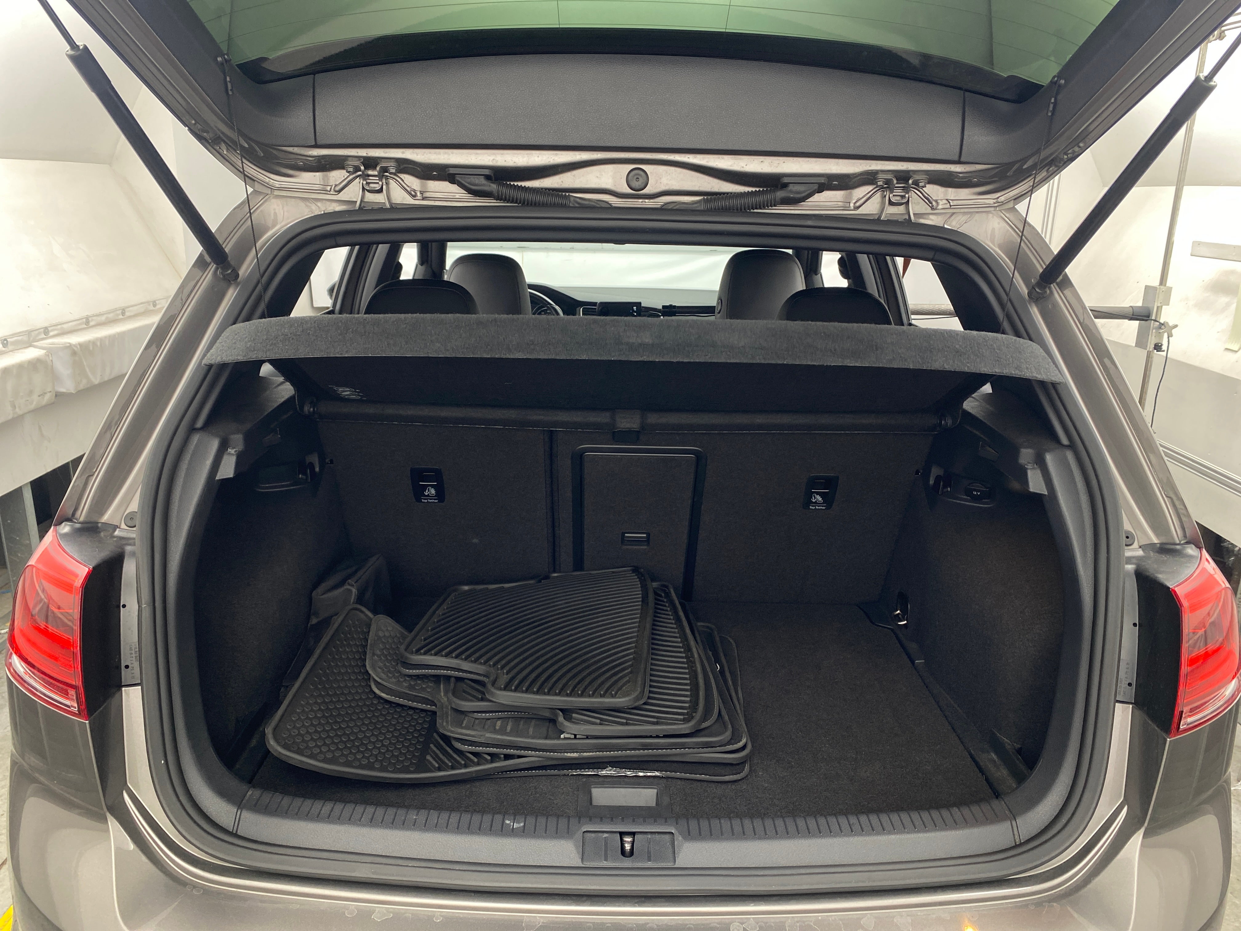2016 Volkswagen Golf R 6