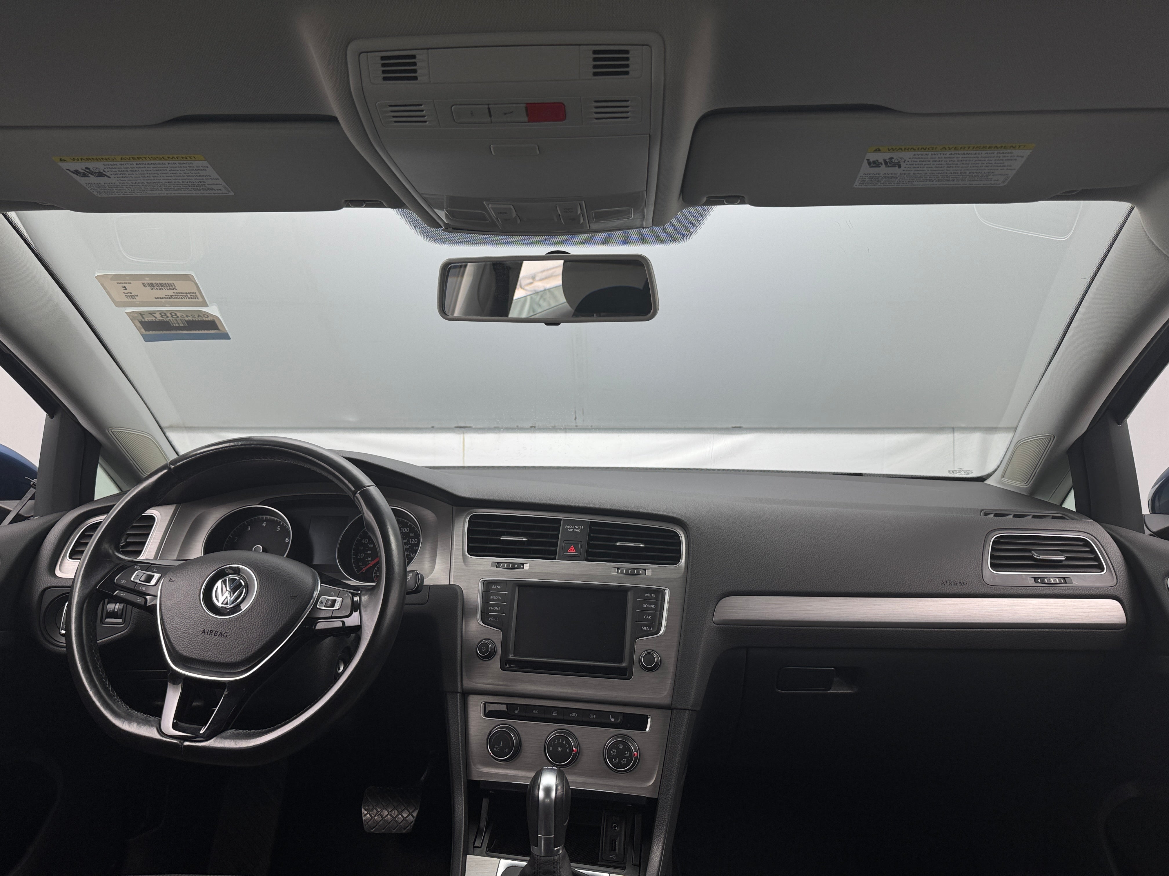 2017 Volkswagen e-Golf  3