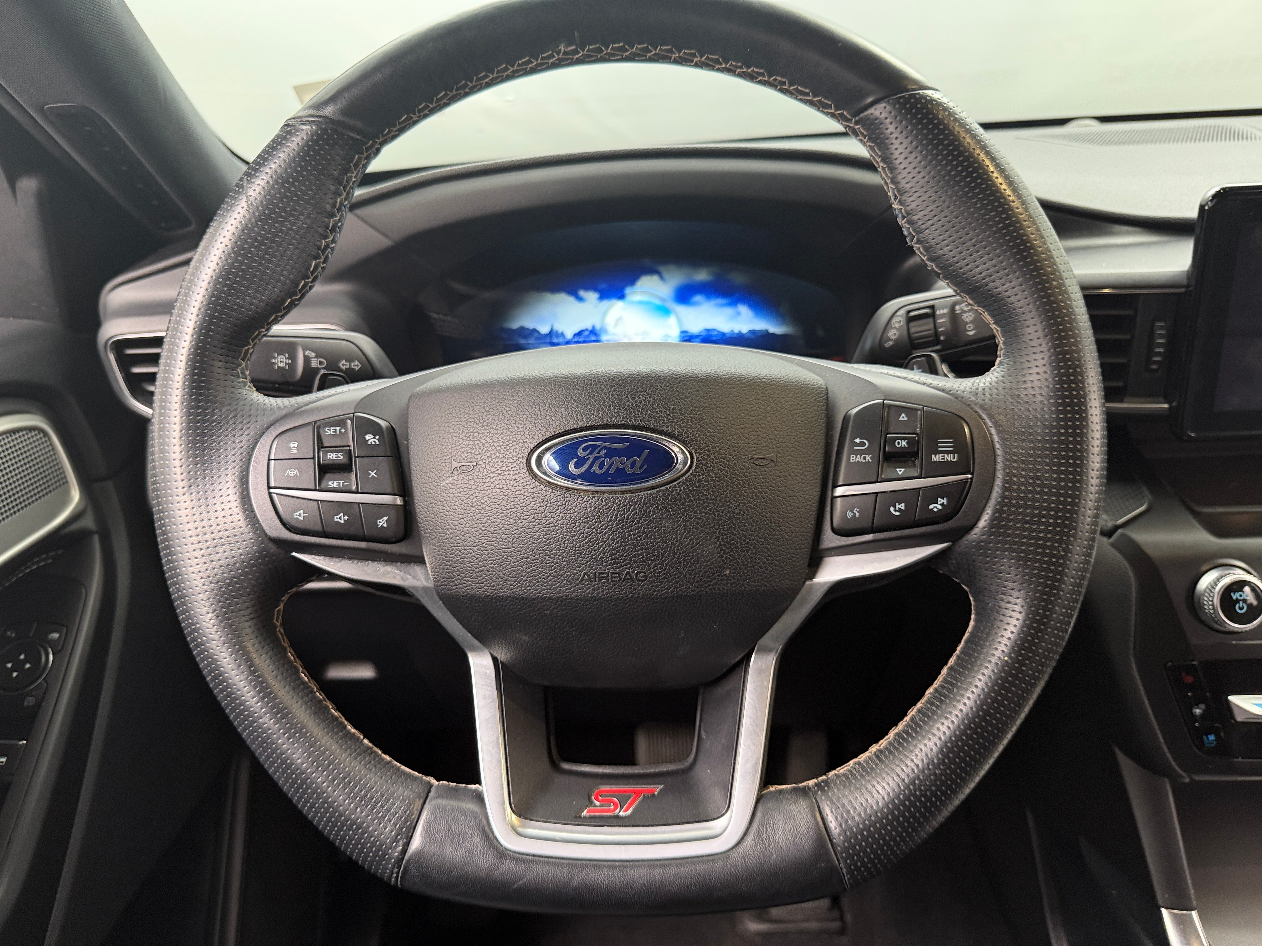 2020 Ford Explorer ST 4