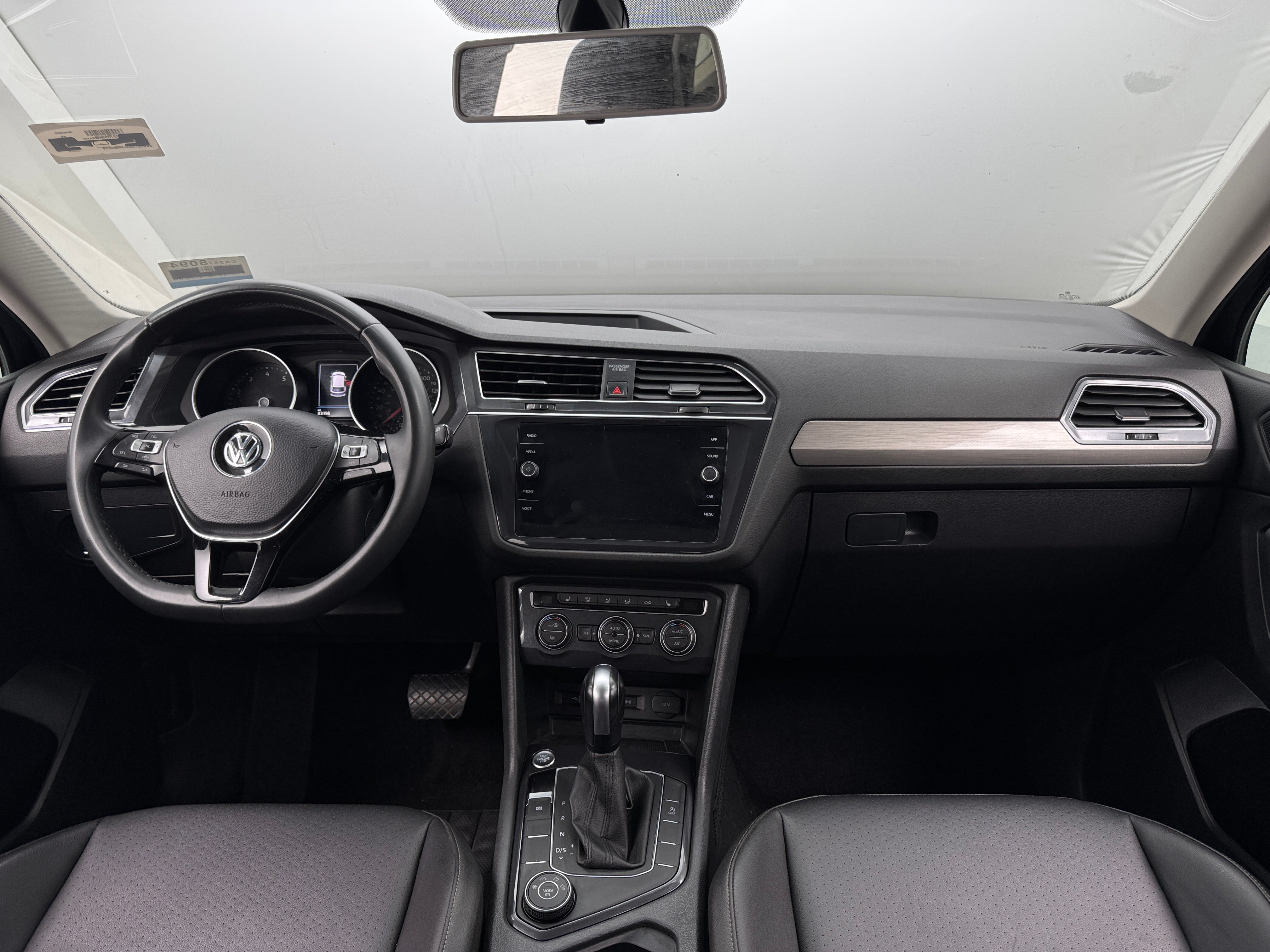 2020 Volkswagen Tiguan SE 2