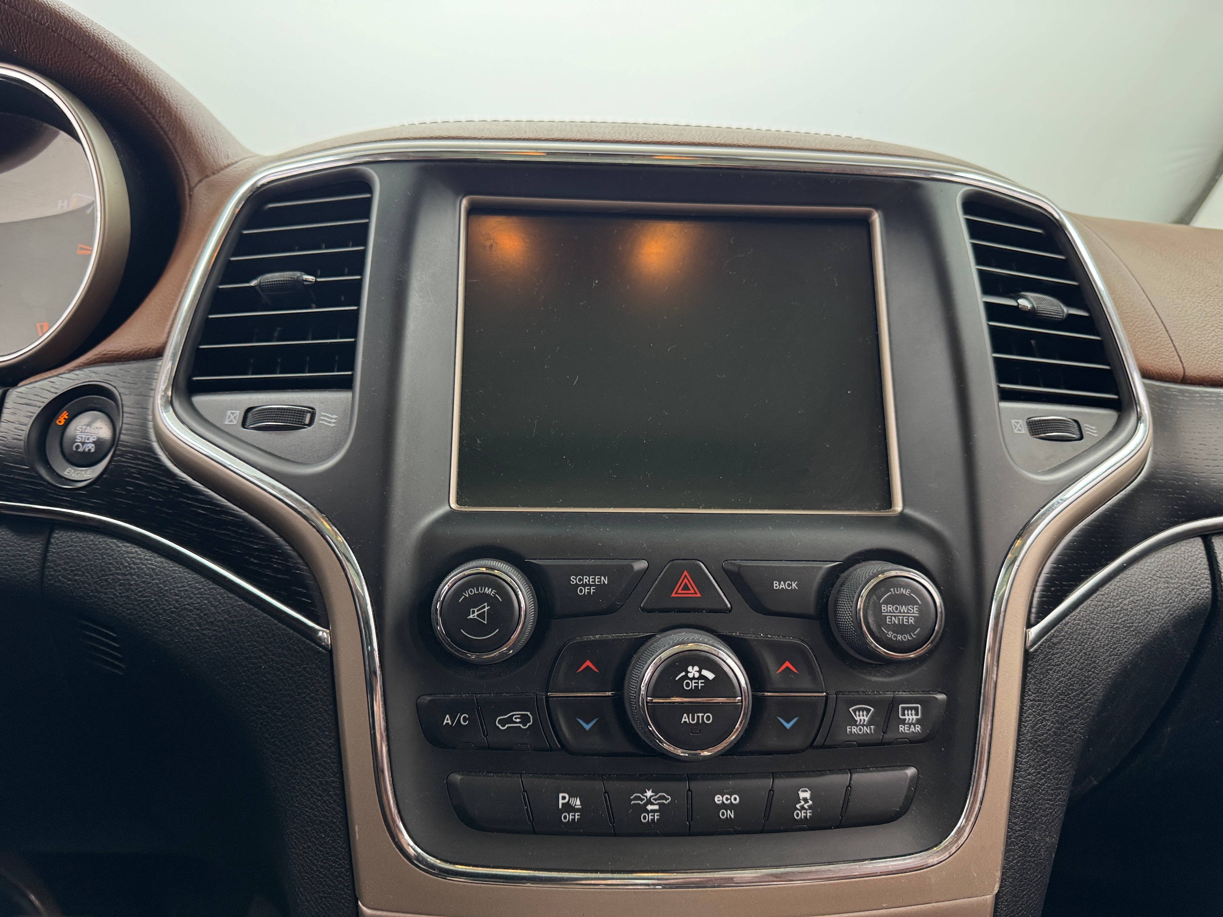 2015 Jeep Grand Cherokee Summit 3