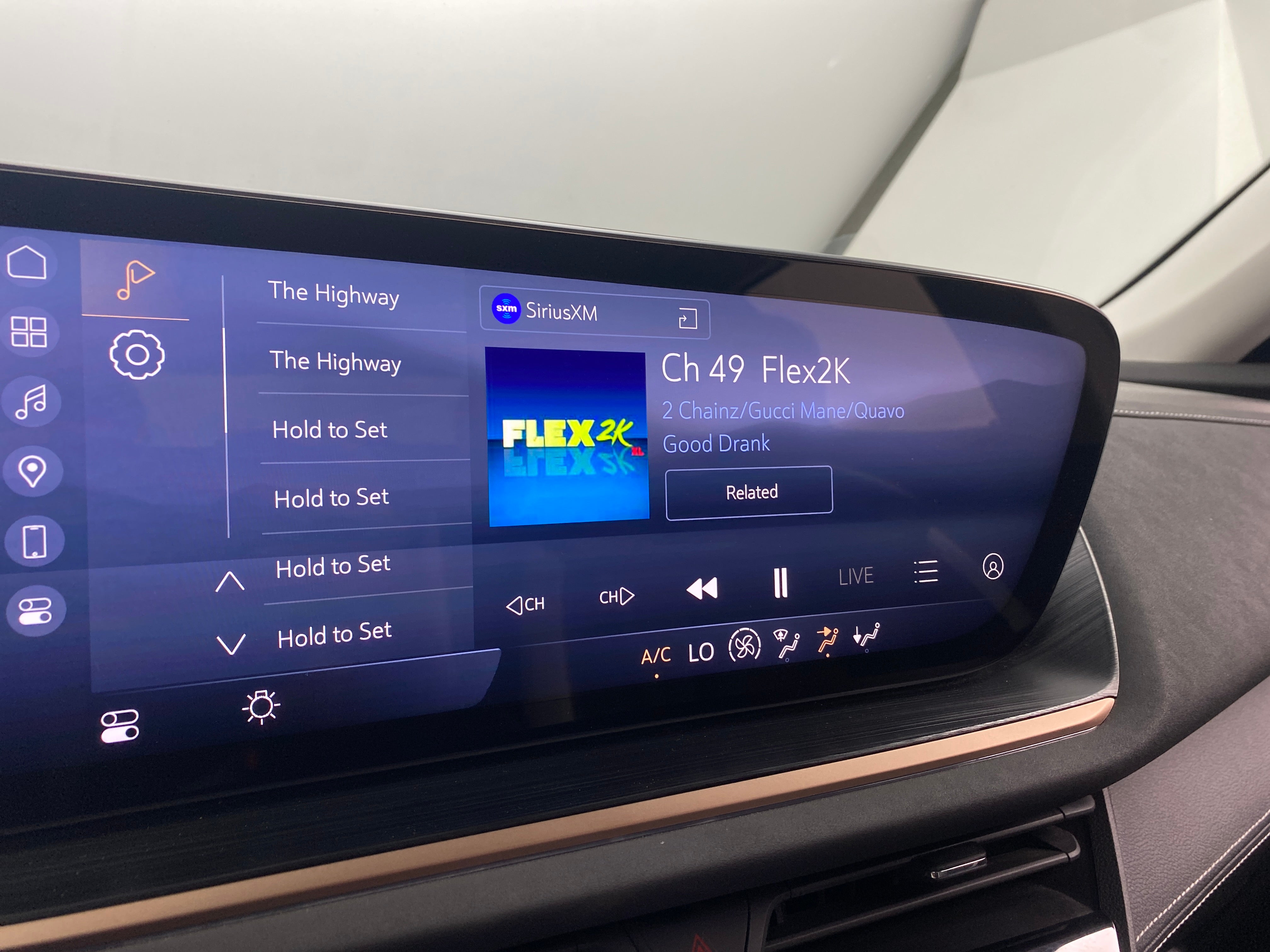 2024 Buick Envision Sport Touring 3