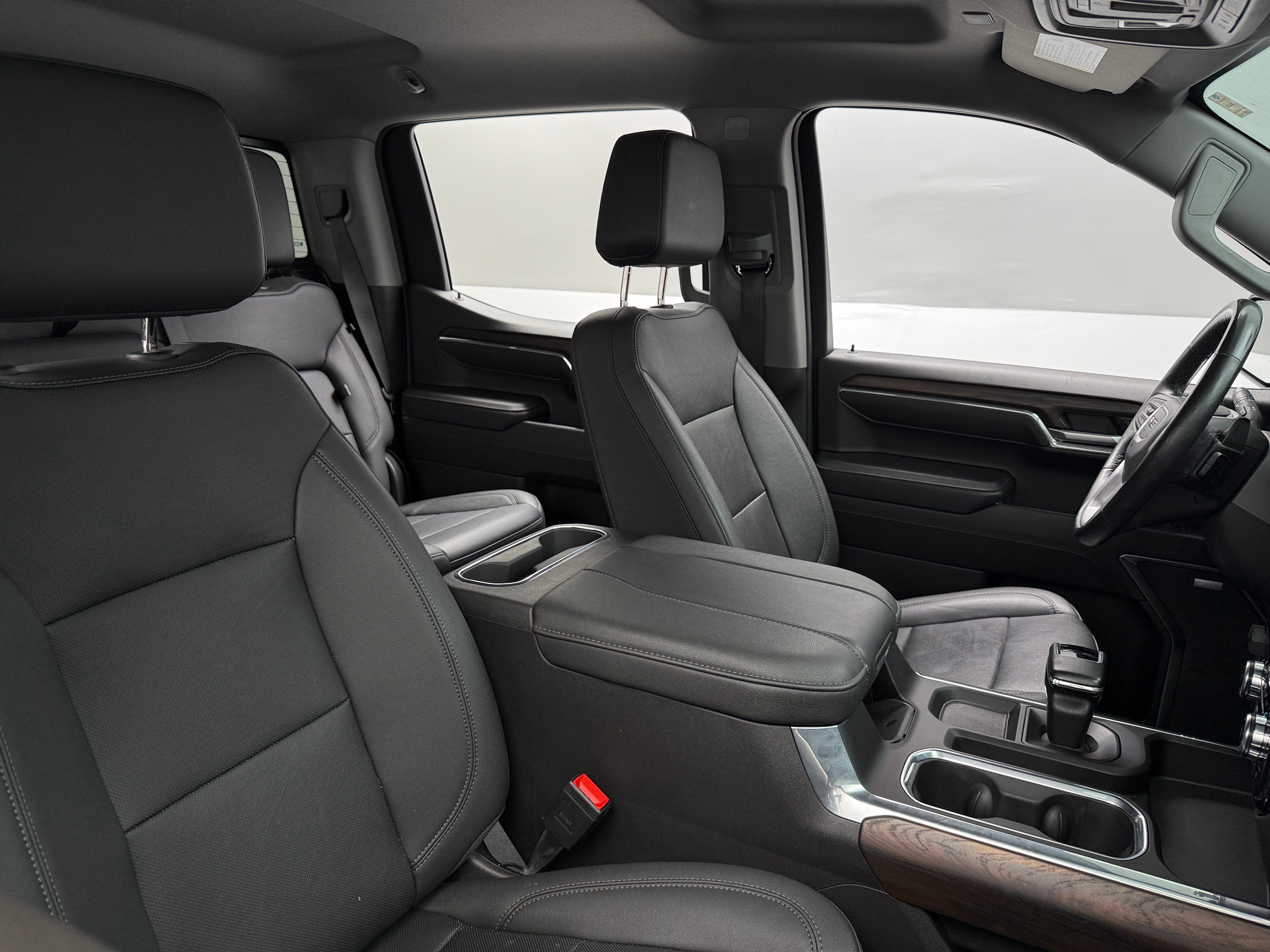2023 GMC Sierra 1500 SLT 2