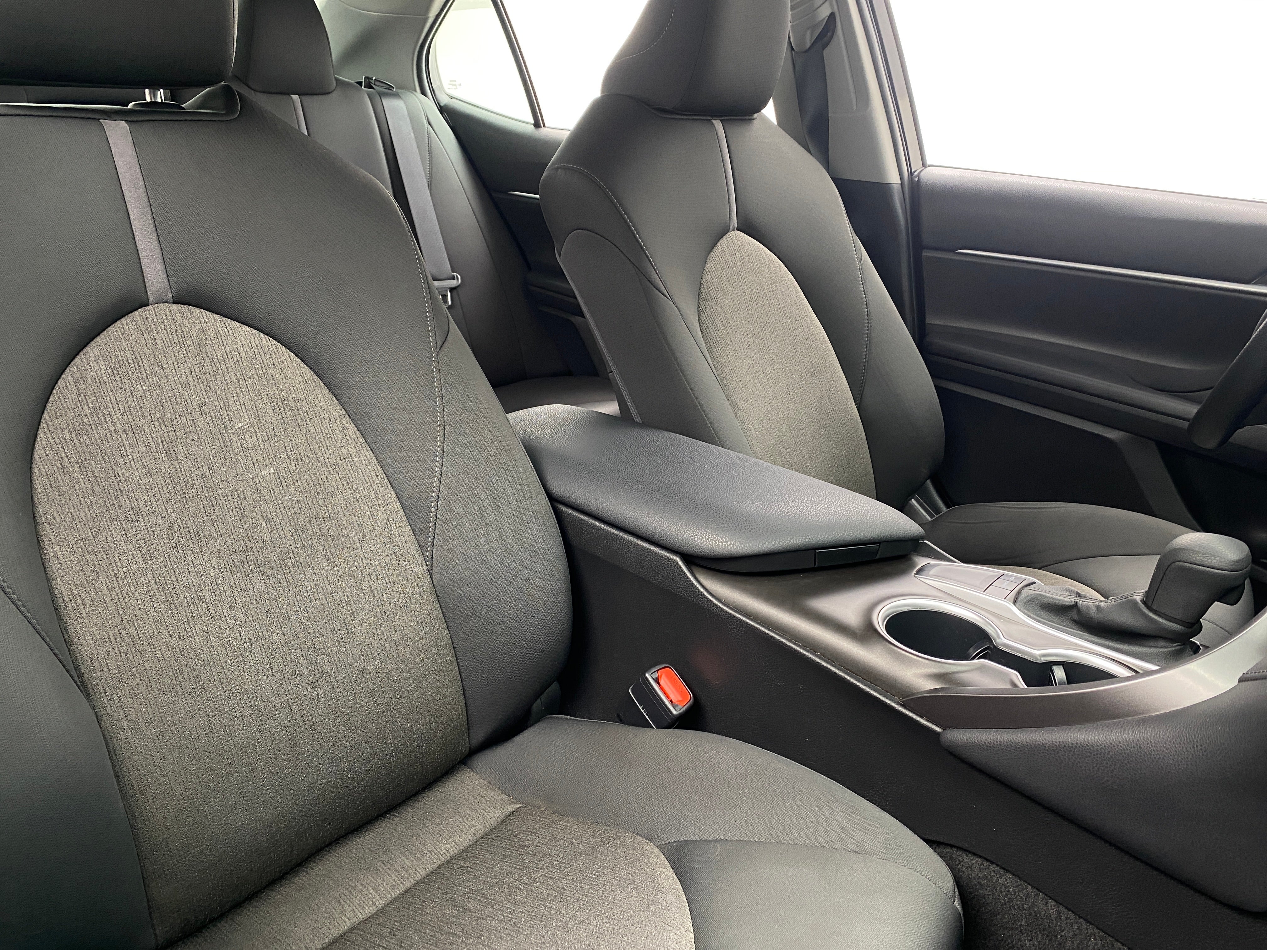 2022 Toyota Camry LE 2