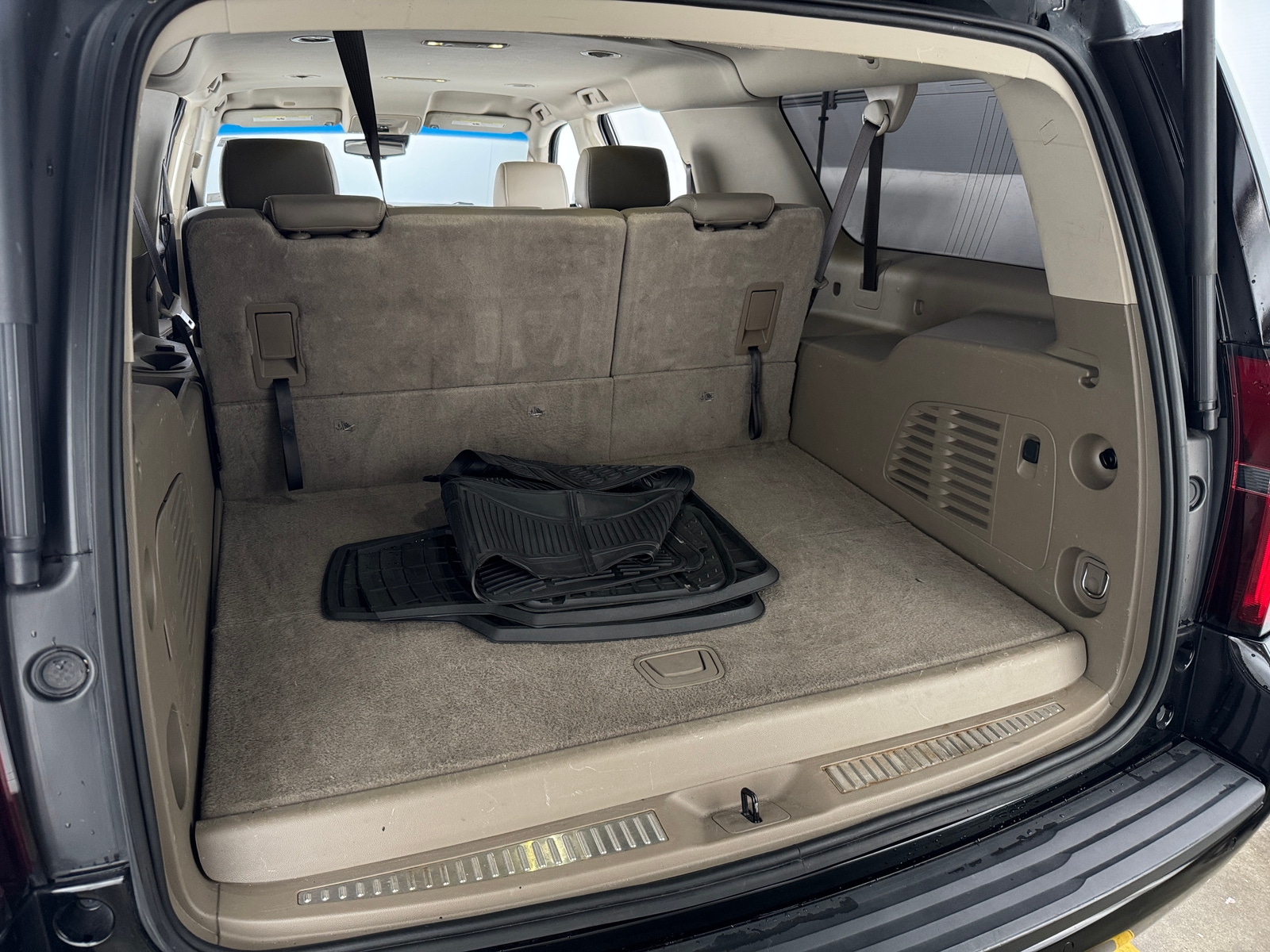Thumbnail: 2019 Chevrolet Suburban - 6