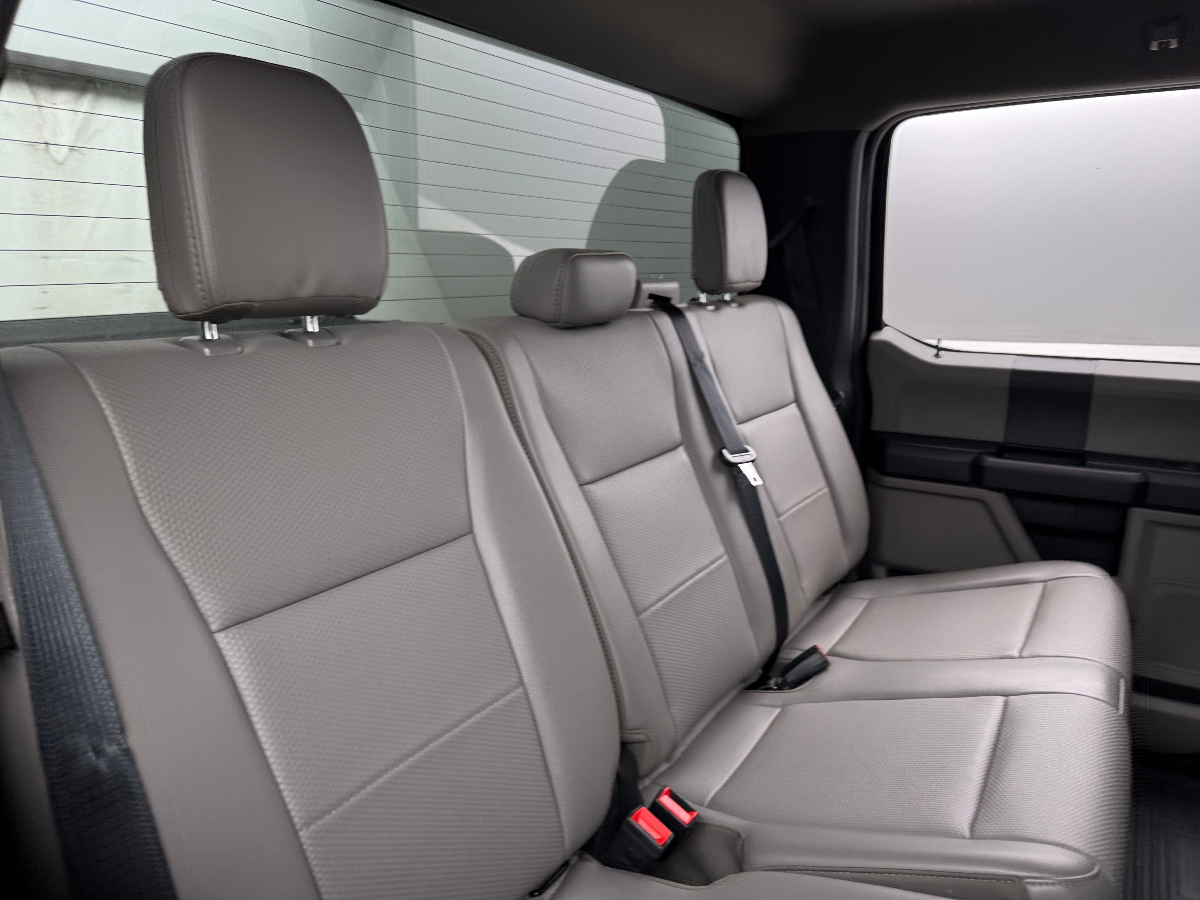 2022 Ford Econoline E-350 5