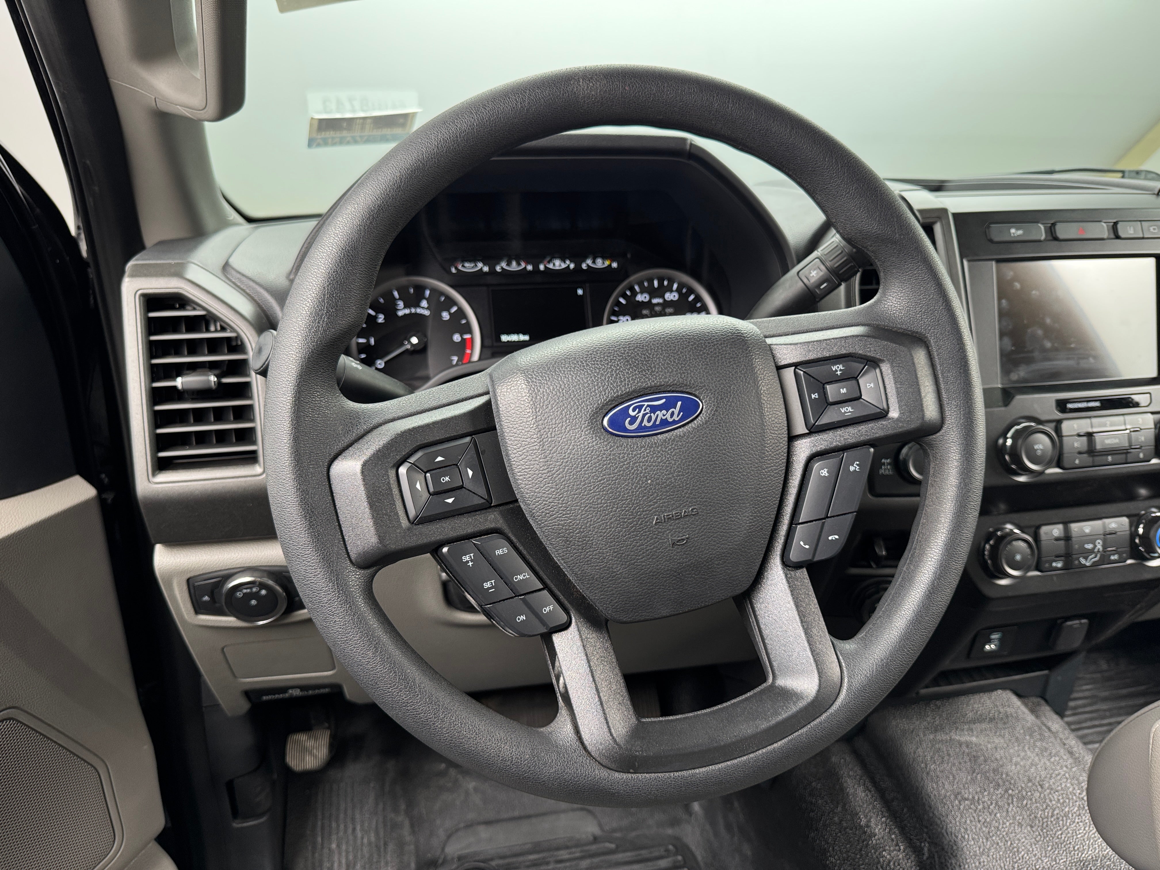 2022 Ford Econoline E-350 4