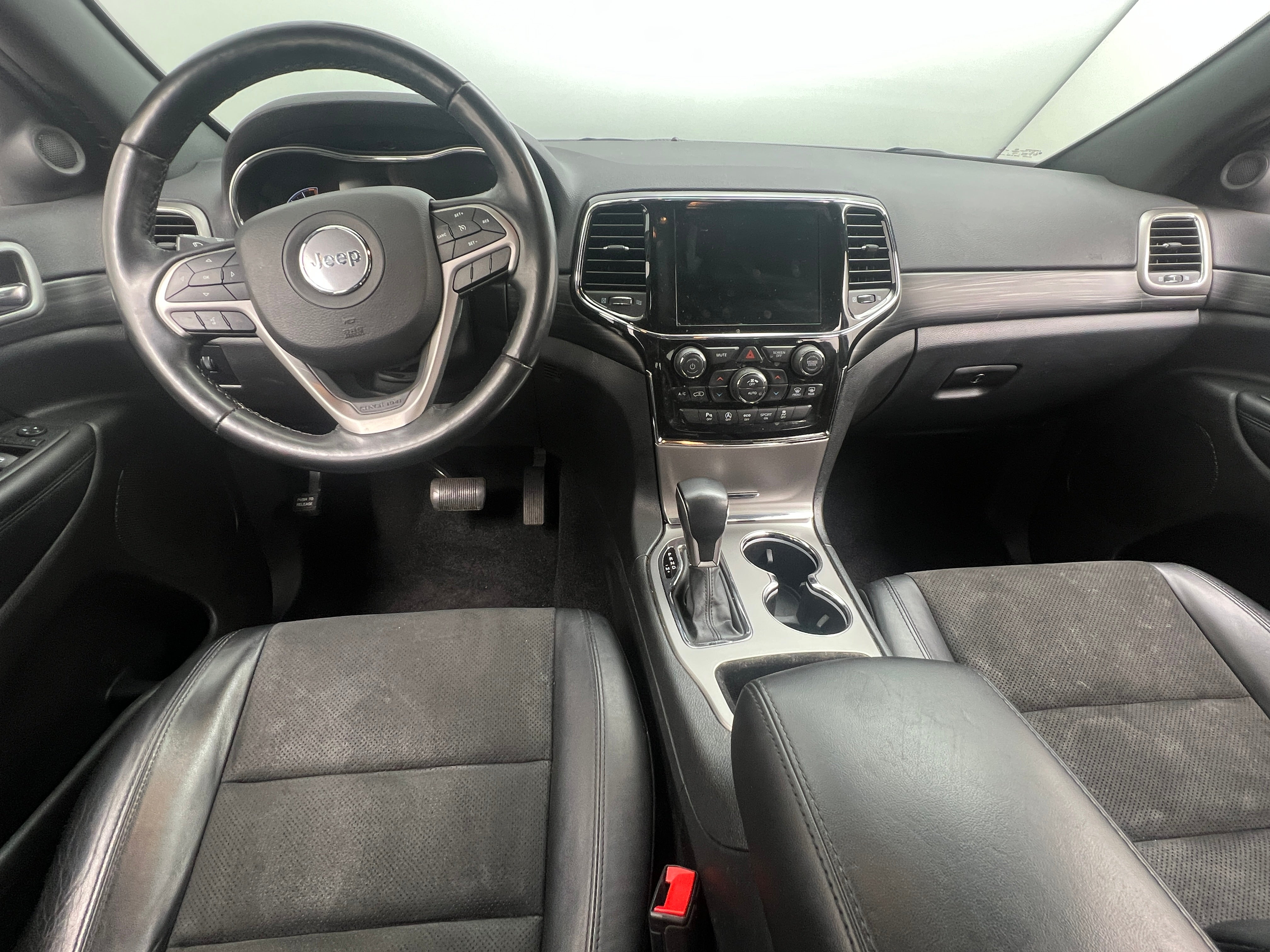 2021 Jeep Grand Cherokee Laredo 2