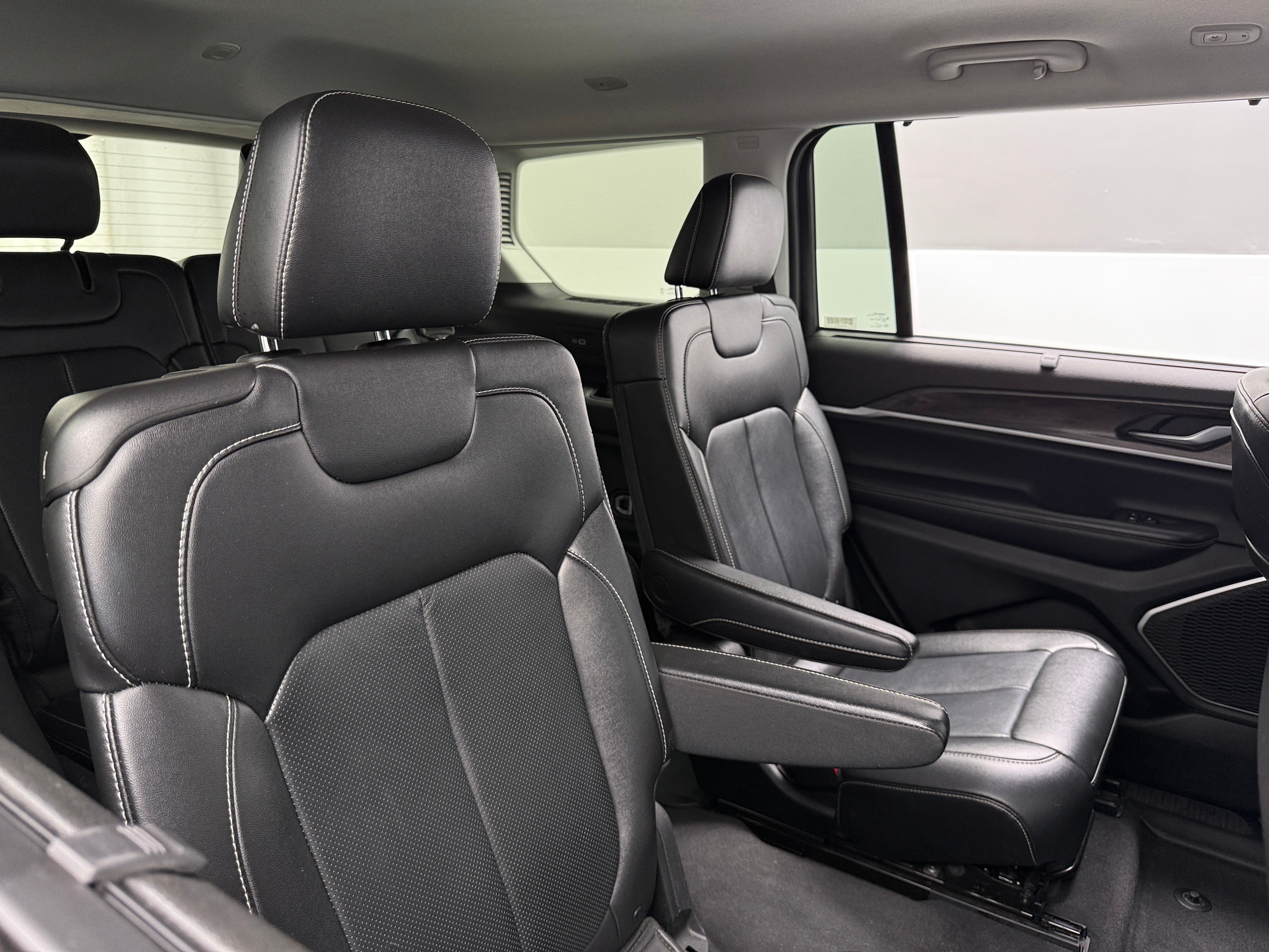 2023 Jeep Grand Cherokee L Limited Edition 5