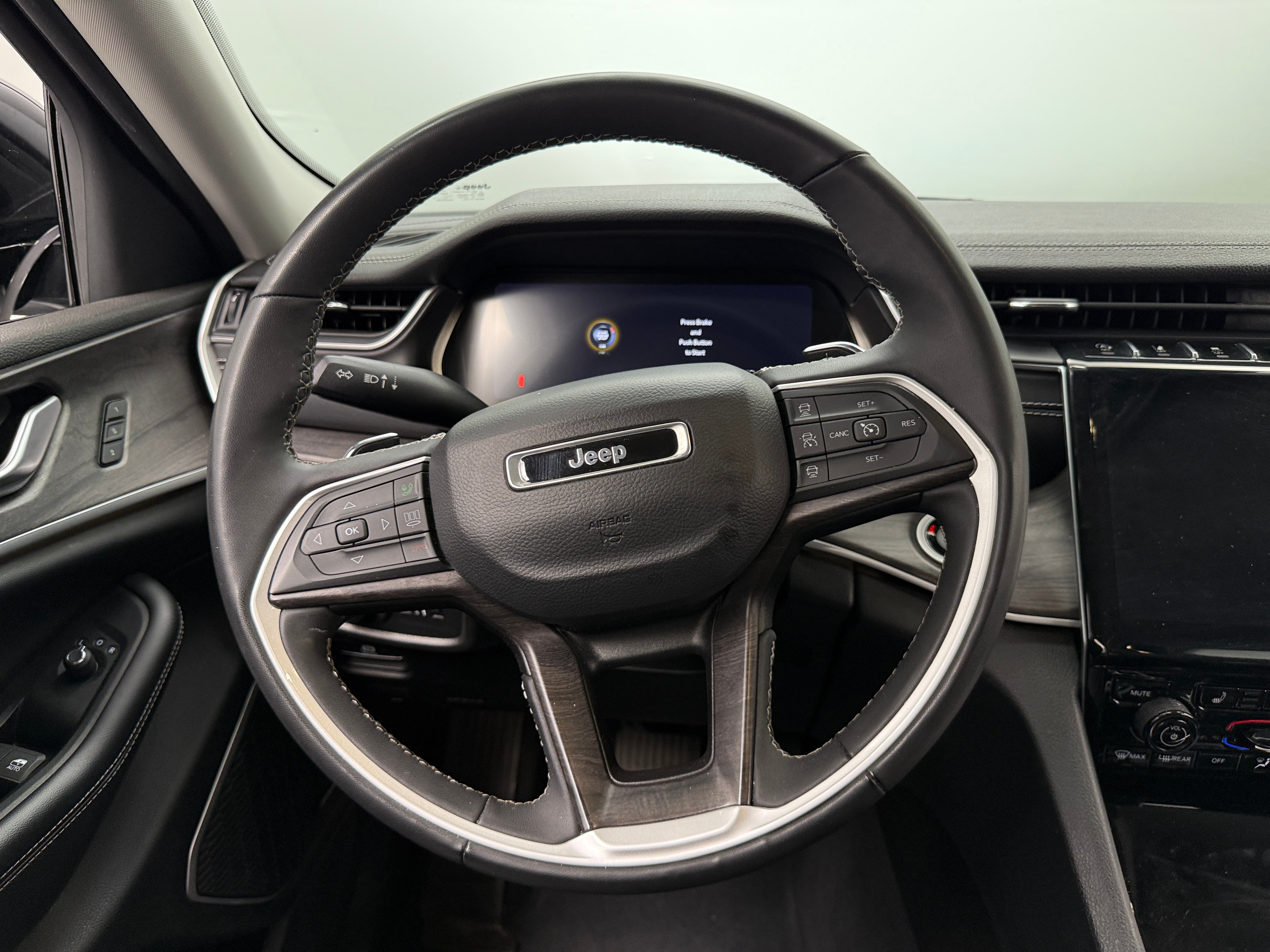 2023 Jeep Grand Cherokee L Limited Edition 4