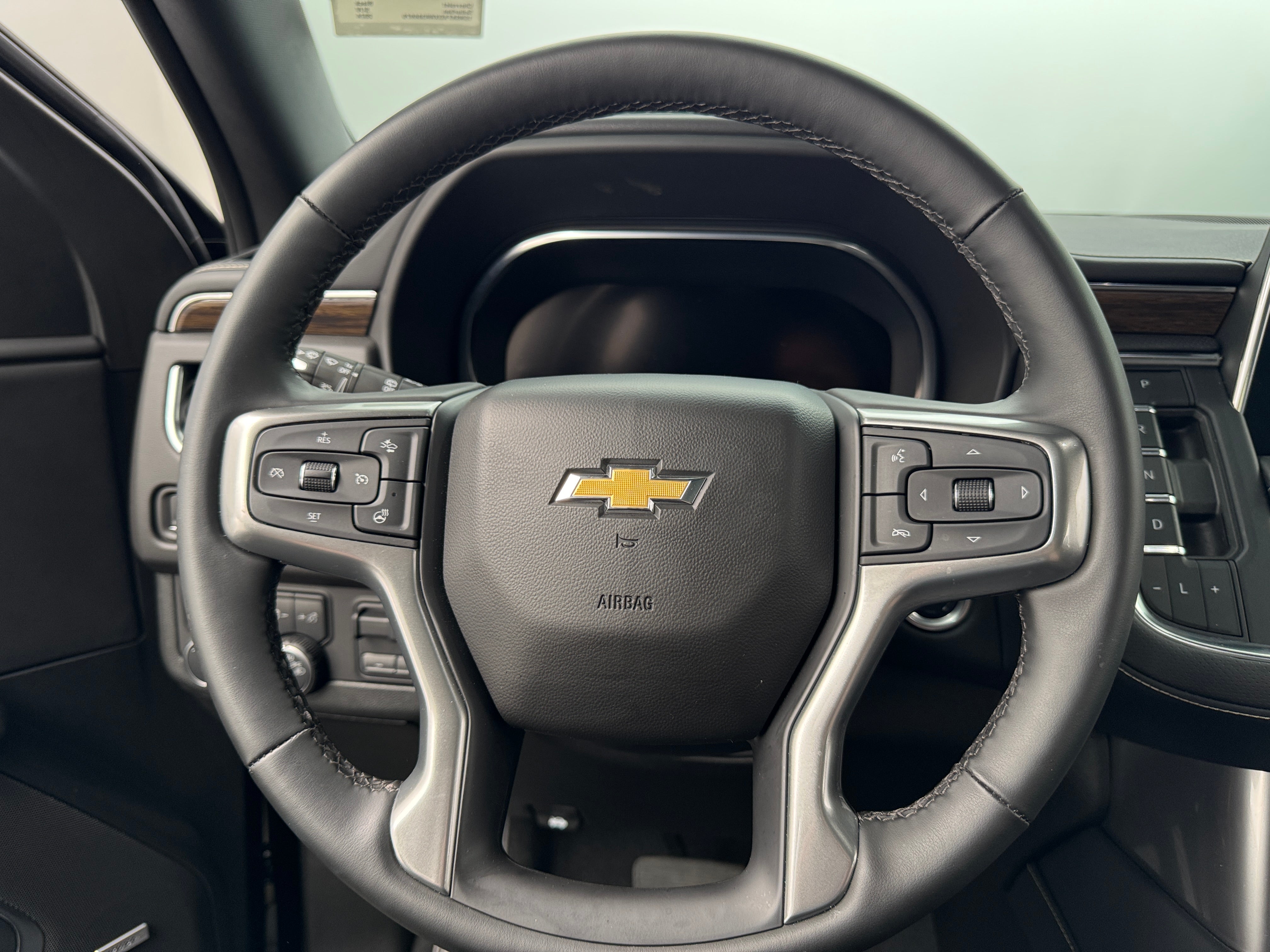 Thumbnail: 2024 Chevrolet Suburban - 4