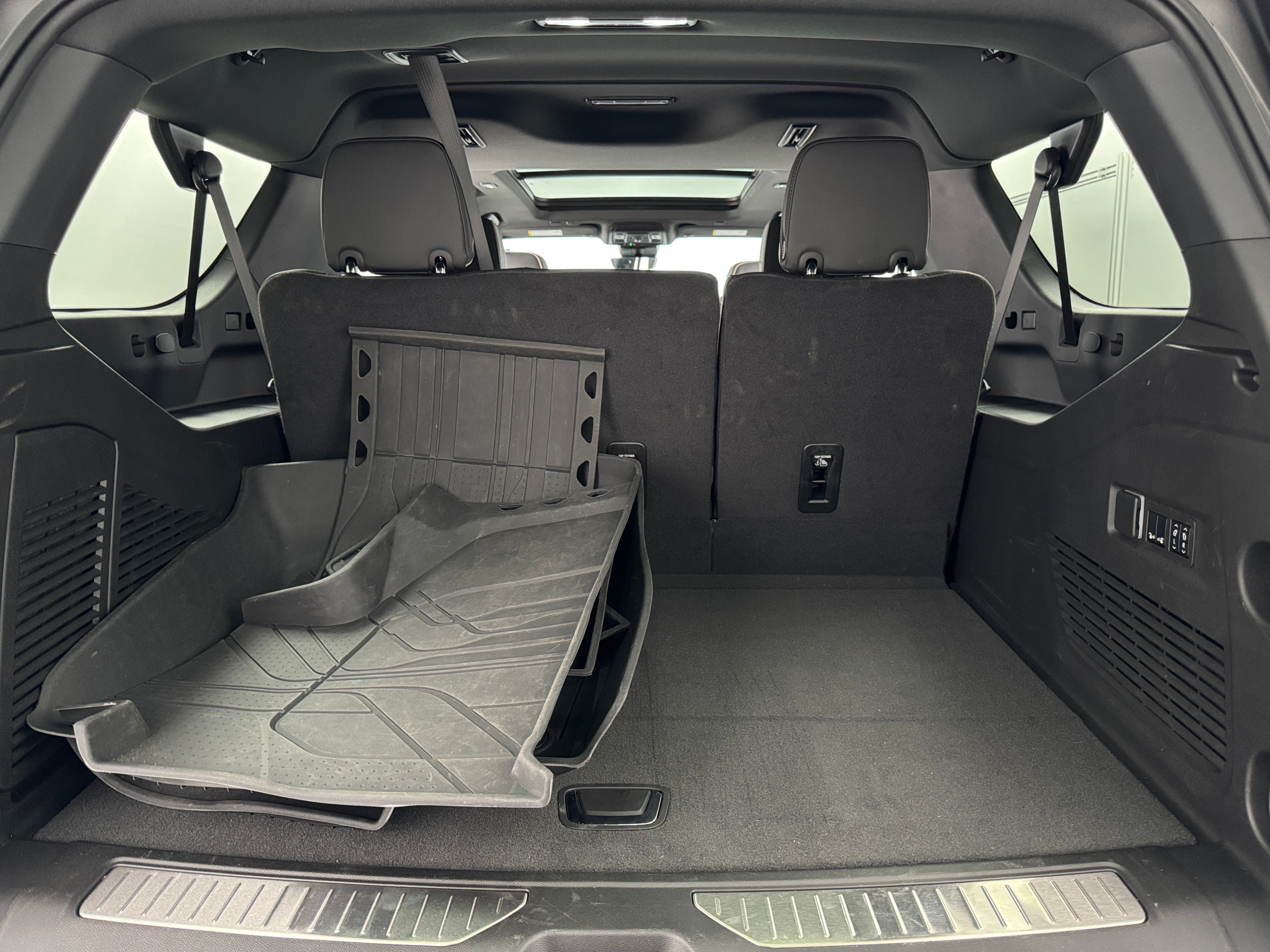 Thumbnail: 2024 Chevrolet Suburban - 6