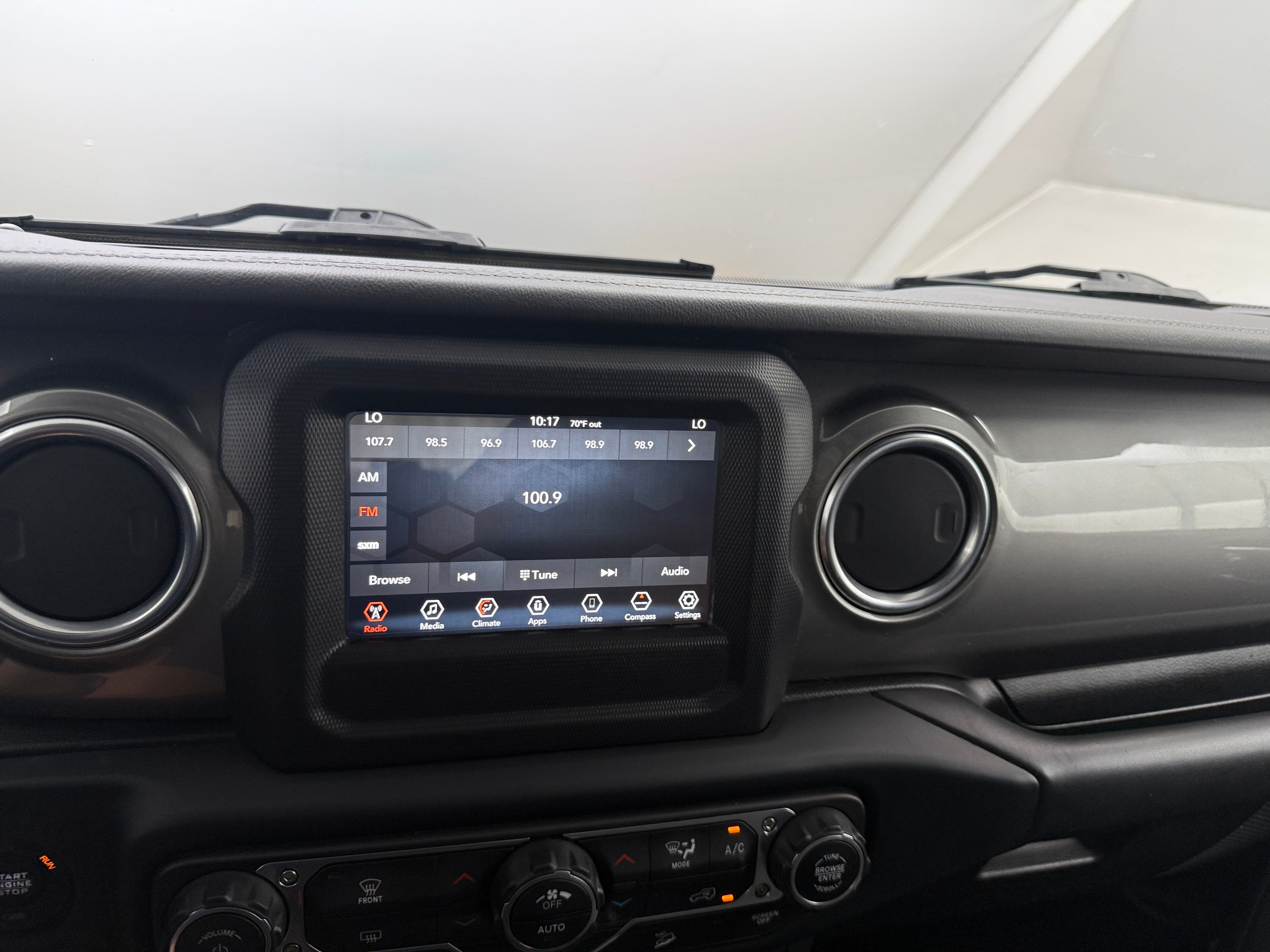 2019 Jeep Wrangler Unlimited Sahara 4
