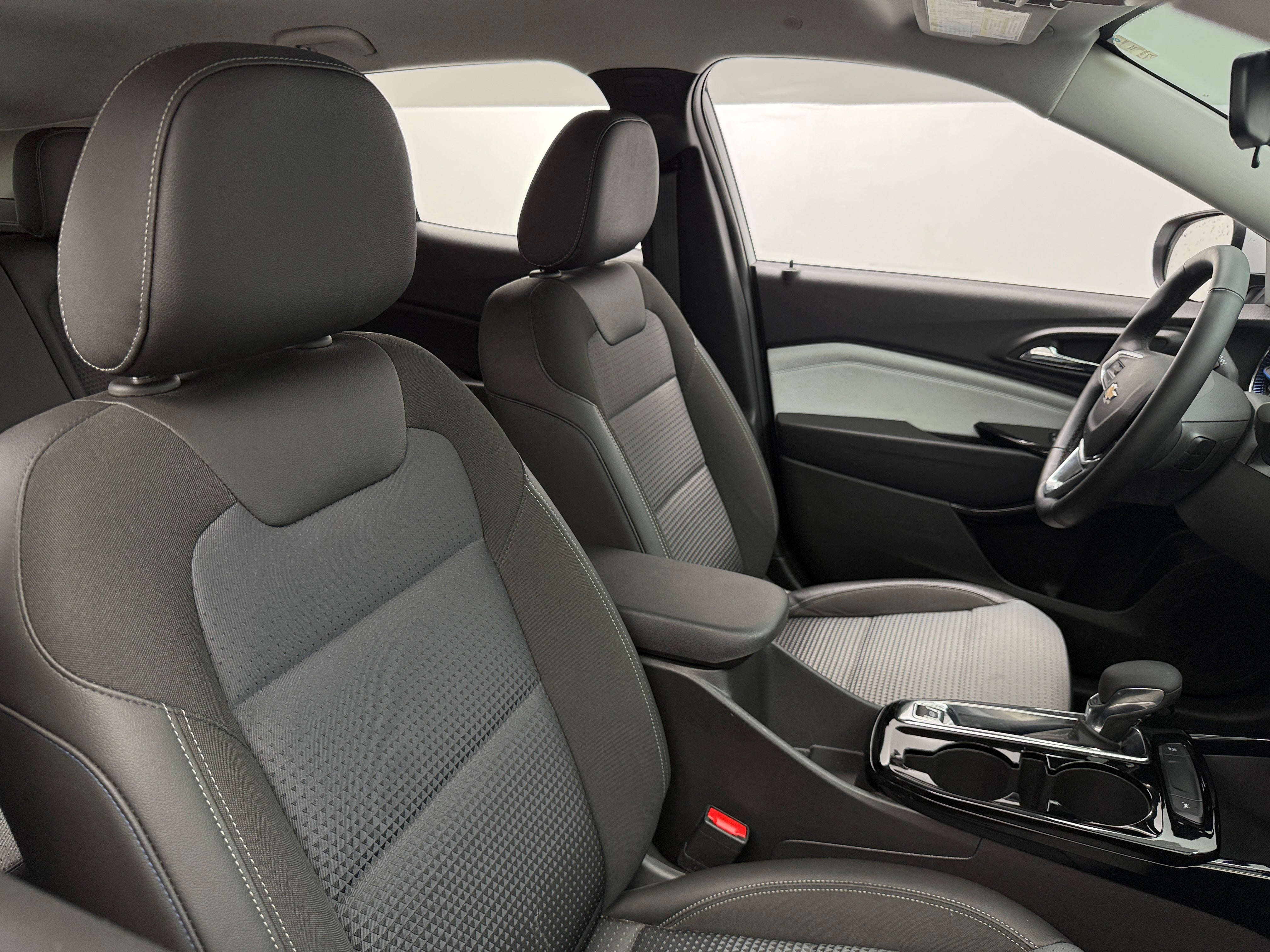 2024 Chevrolet Trax LT 2