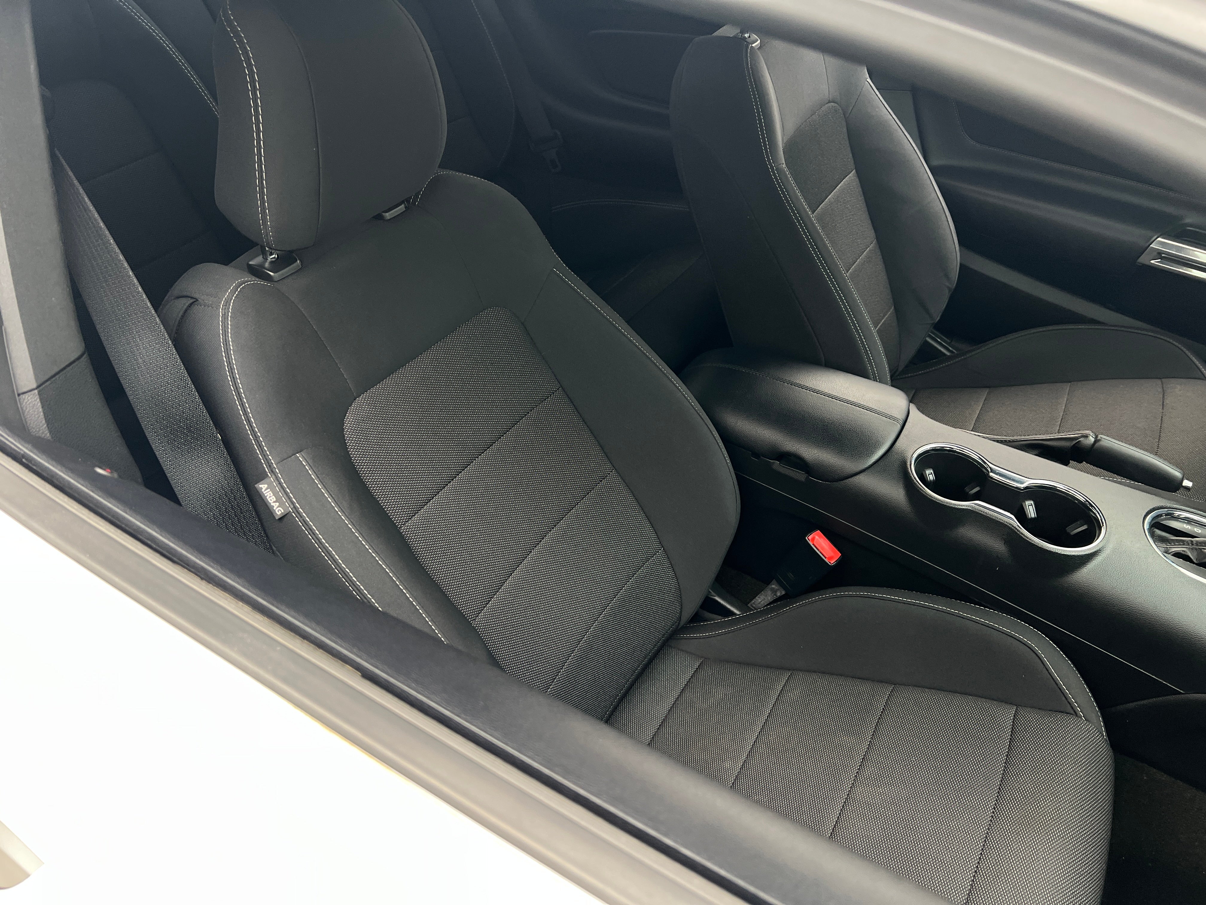 2016 Ford Mustang V6 2